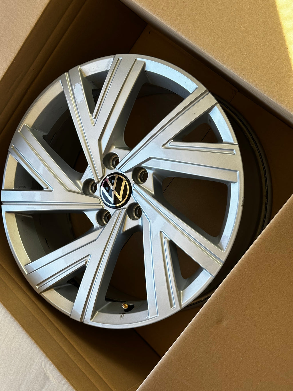 1X Original 5H0601025AB / M VW Alufelge Bergamo Felge 7,5Jx18 ET51