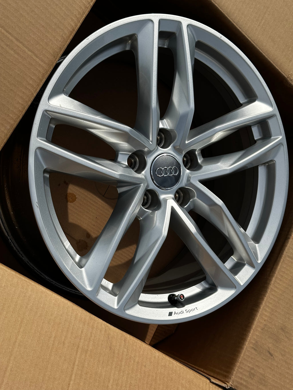 Original Audi A4 B9 Alufelge 8W0601025EB – 8Jx18 ET40