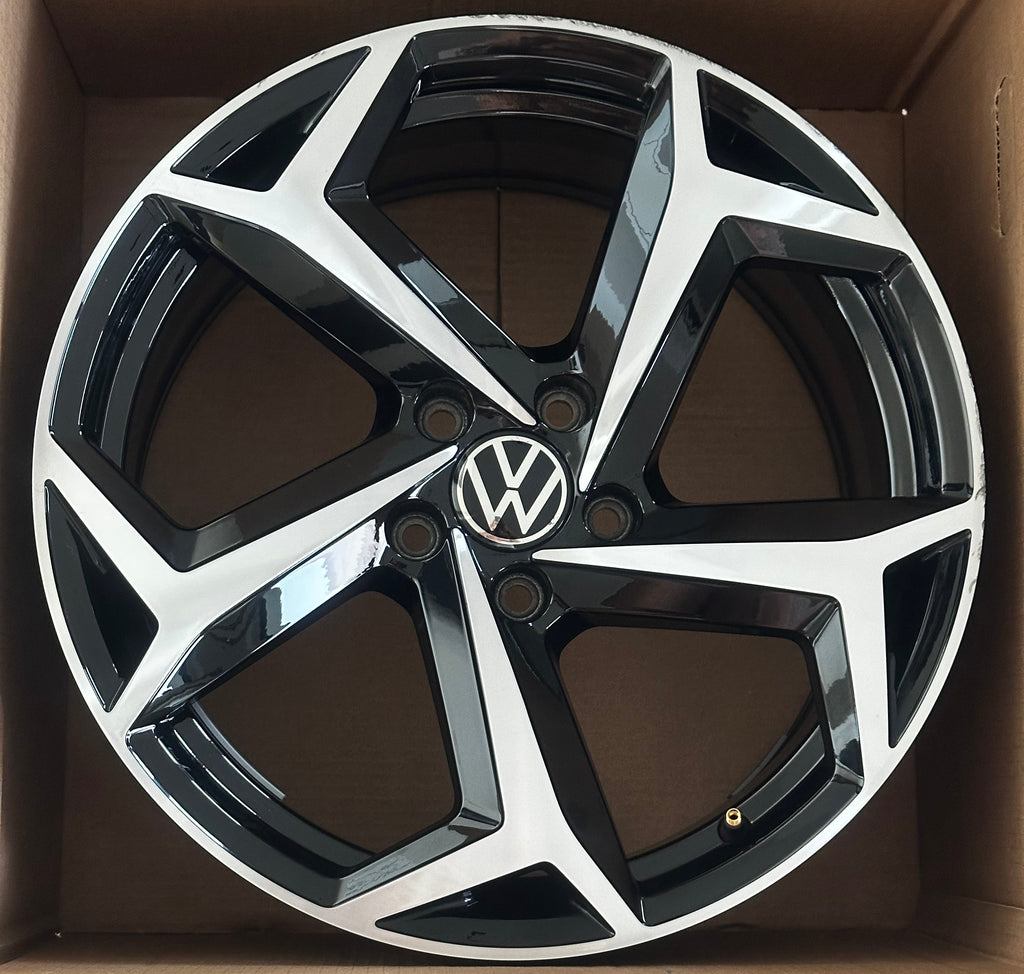 1X VW Passat B8 Bonneville Felge 18 Zoll 3G0601025BG 8Jx18 ET44 Original
