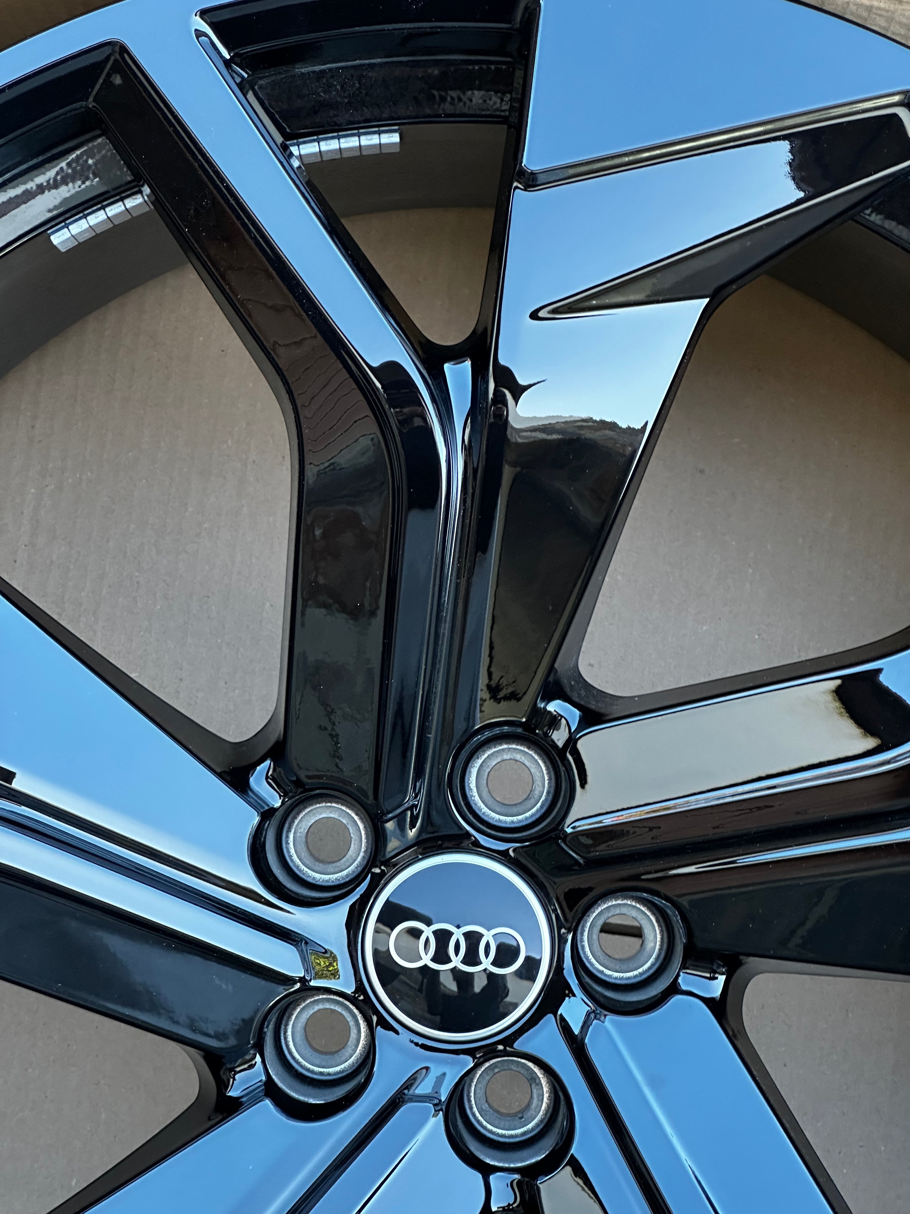 4M8601025DC ORIGINAL 23 Zoll Audi Q8 RSQ8 10,5 23Zoll Alufelge
