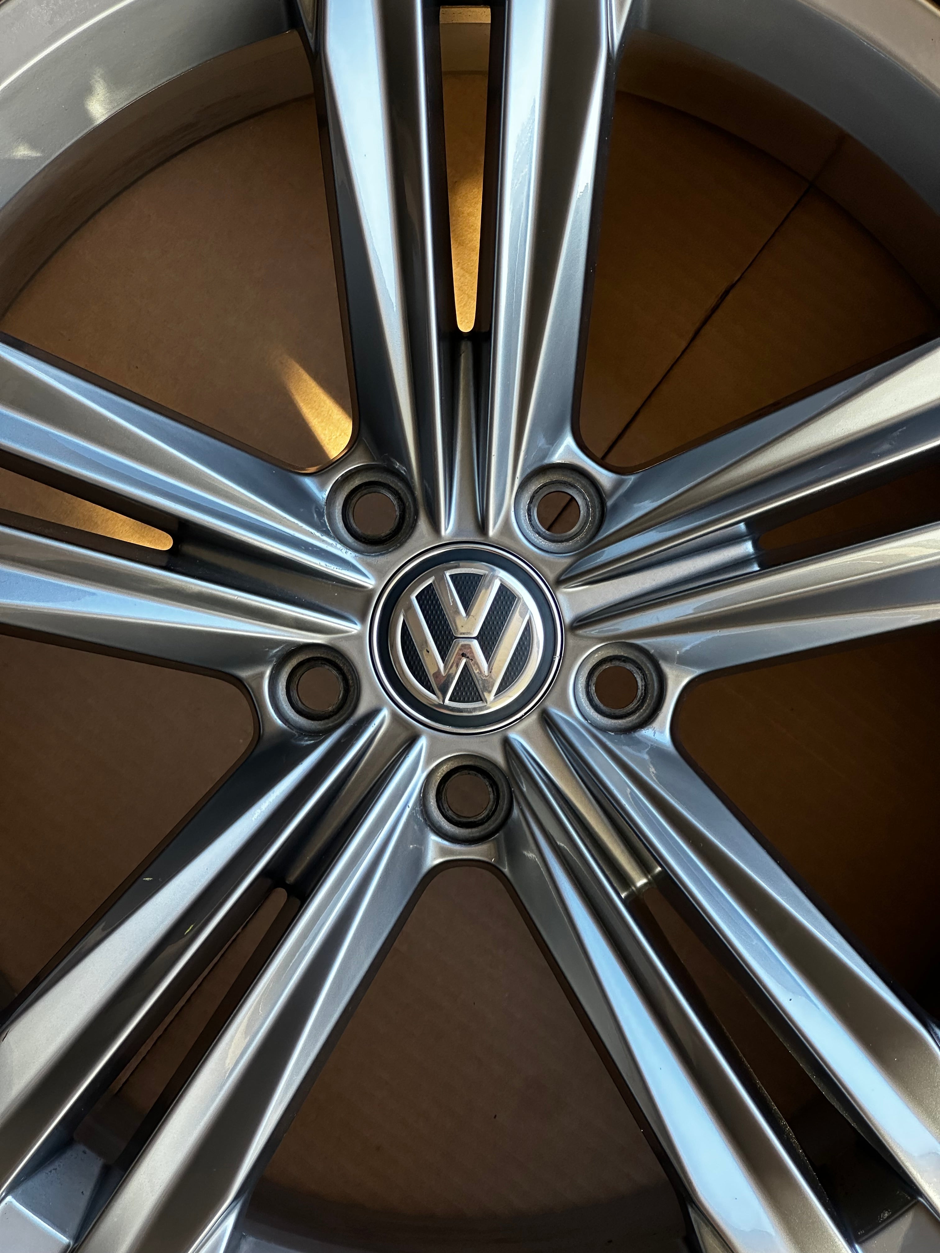 5NN601025D VW Tiguan R-Line Sebring 8,5Jx19 ET38 Original Alufelge 19 Zoll Einzelfelge
