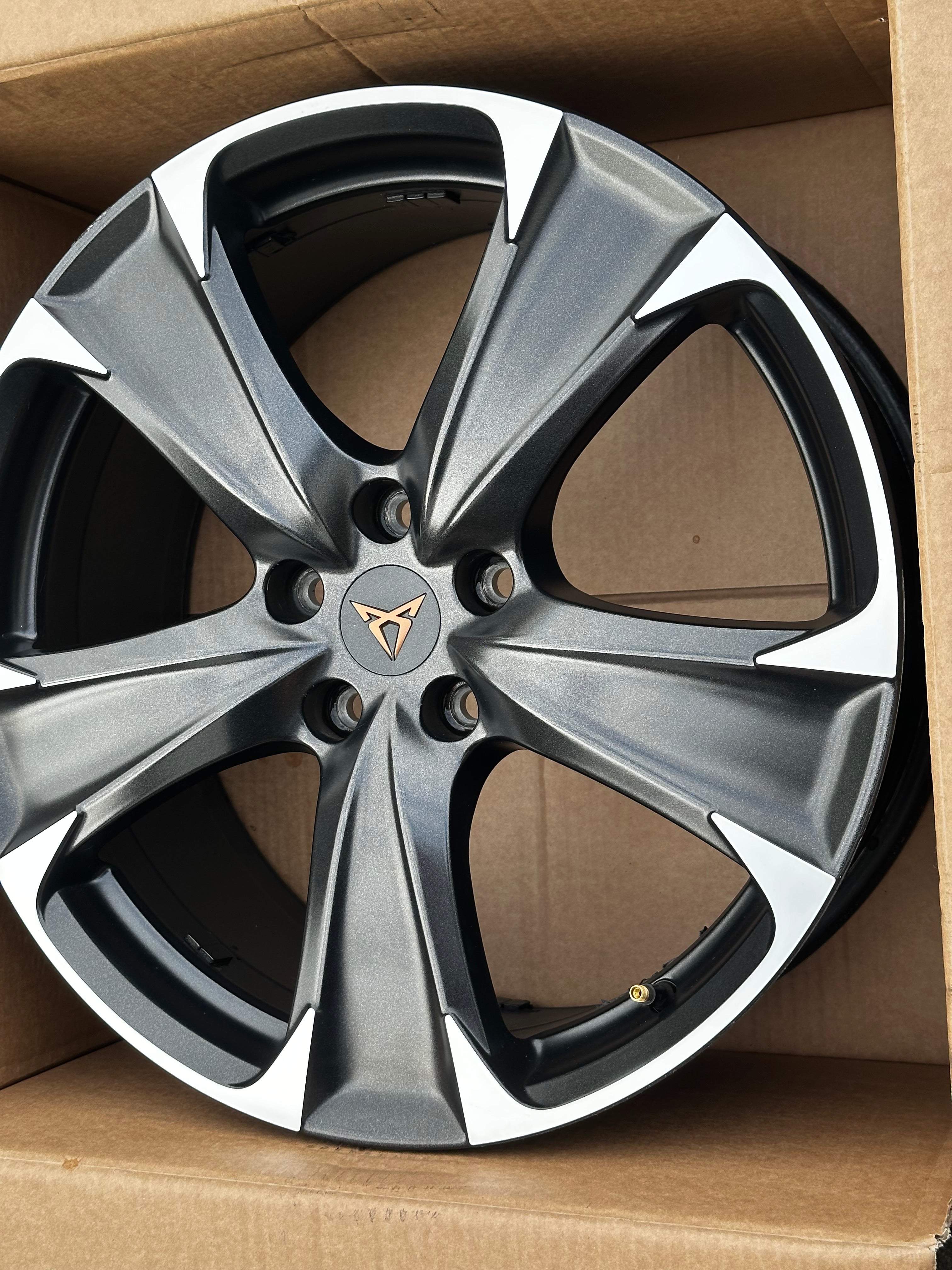 5FA601025F Original Seat Leon Cupra 5FA 19 Zoll 8Jx19 ET49 Alufelge