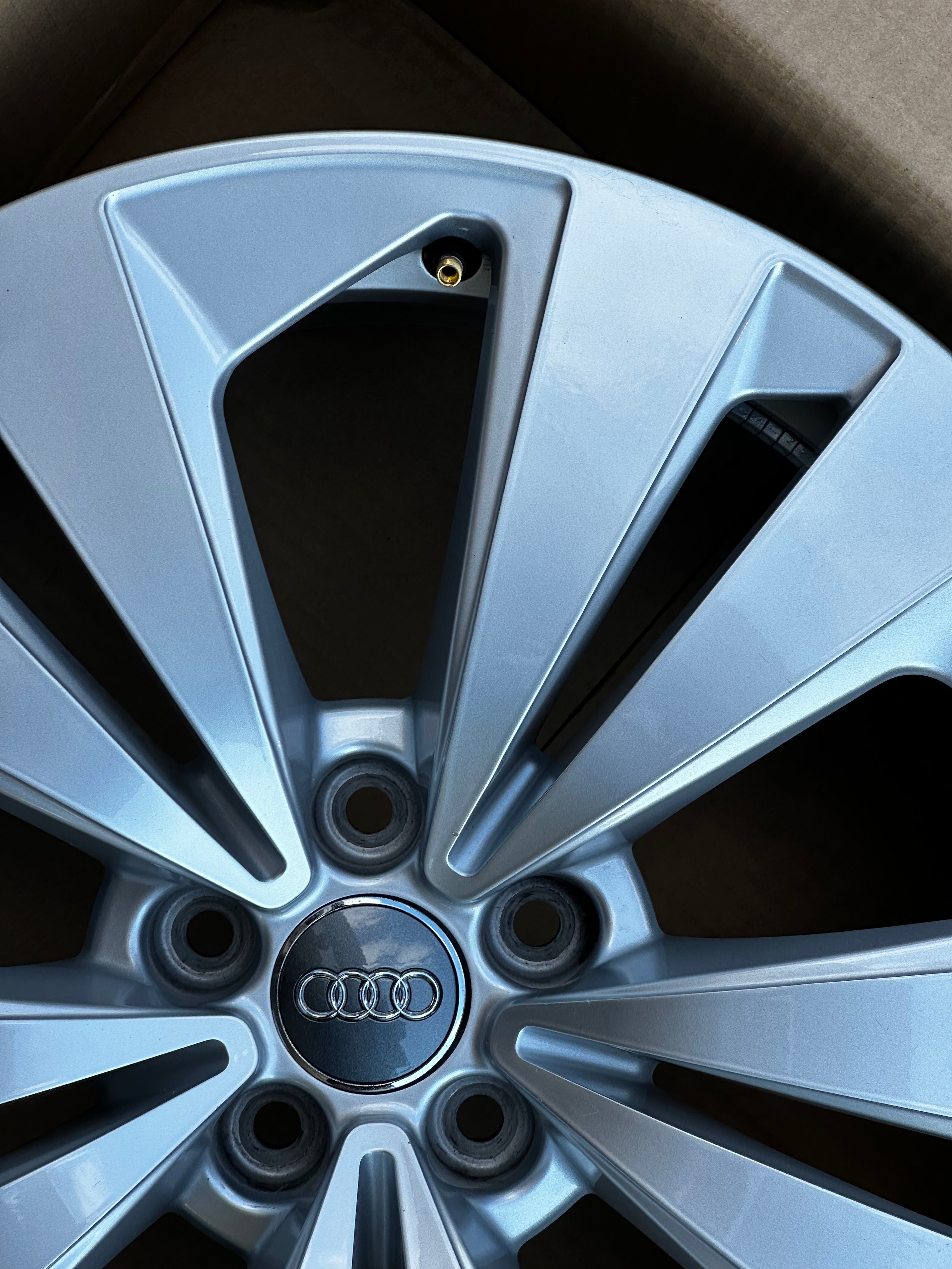 Audi Q8 Felge 4M8 601 025 19 Zoll Original Wheel 1X
