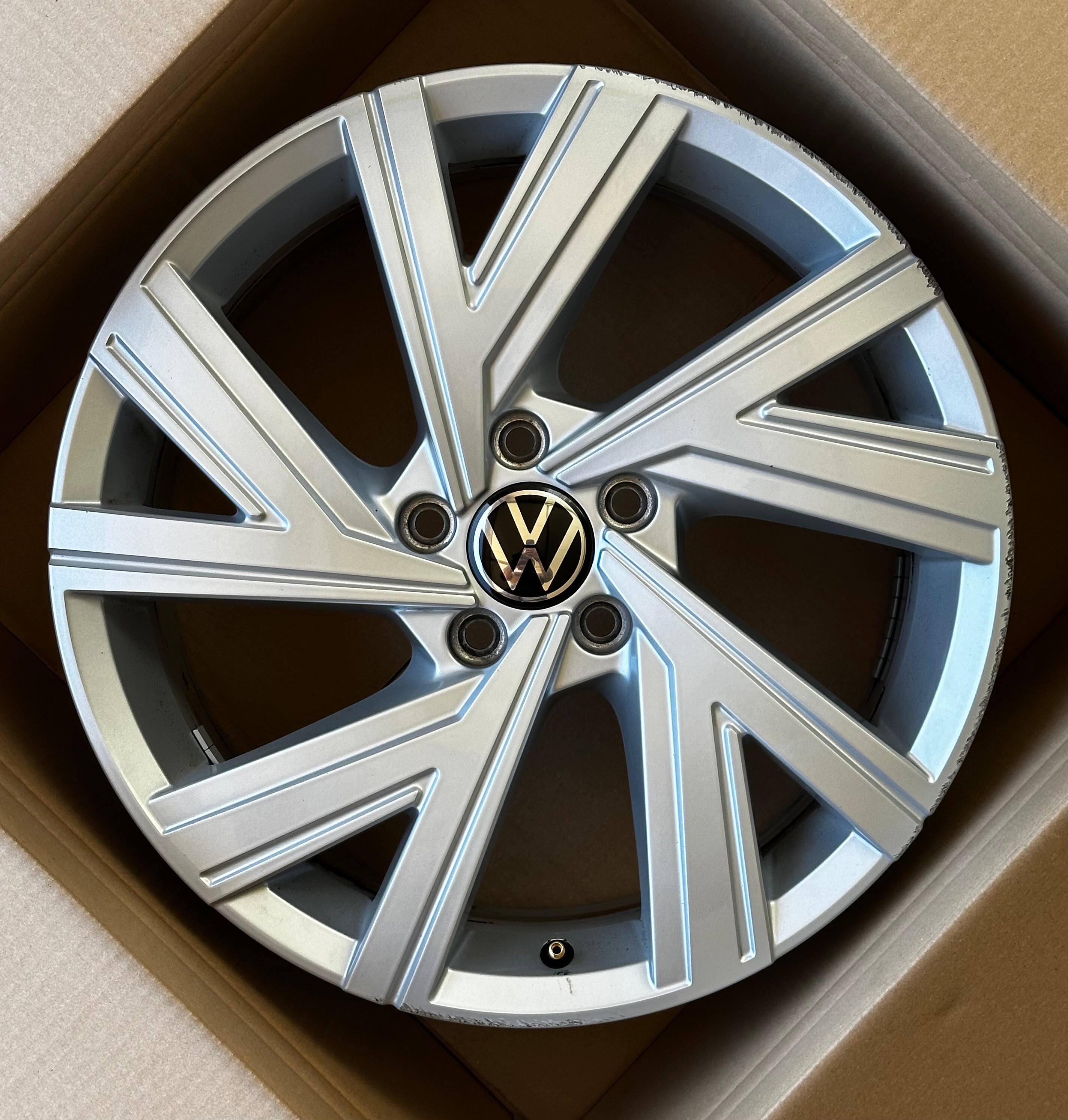 Original VW Alufelge Bergamo 5H0601025AB / M Felge 7,5Jx18 ET51