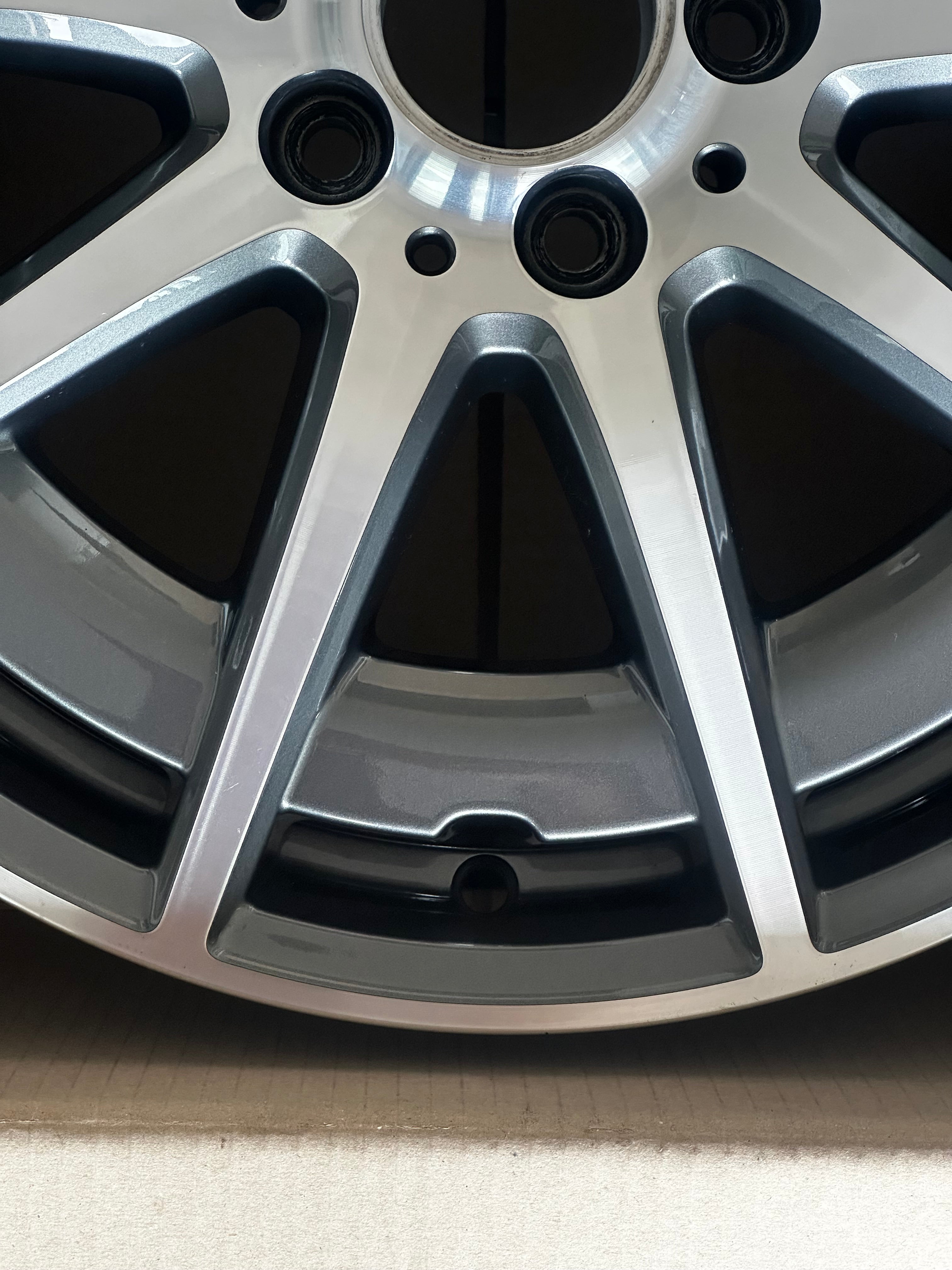 1X C-Klasse C43 AMG Felge 18 Zoll W206 S206 A2064012100