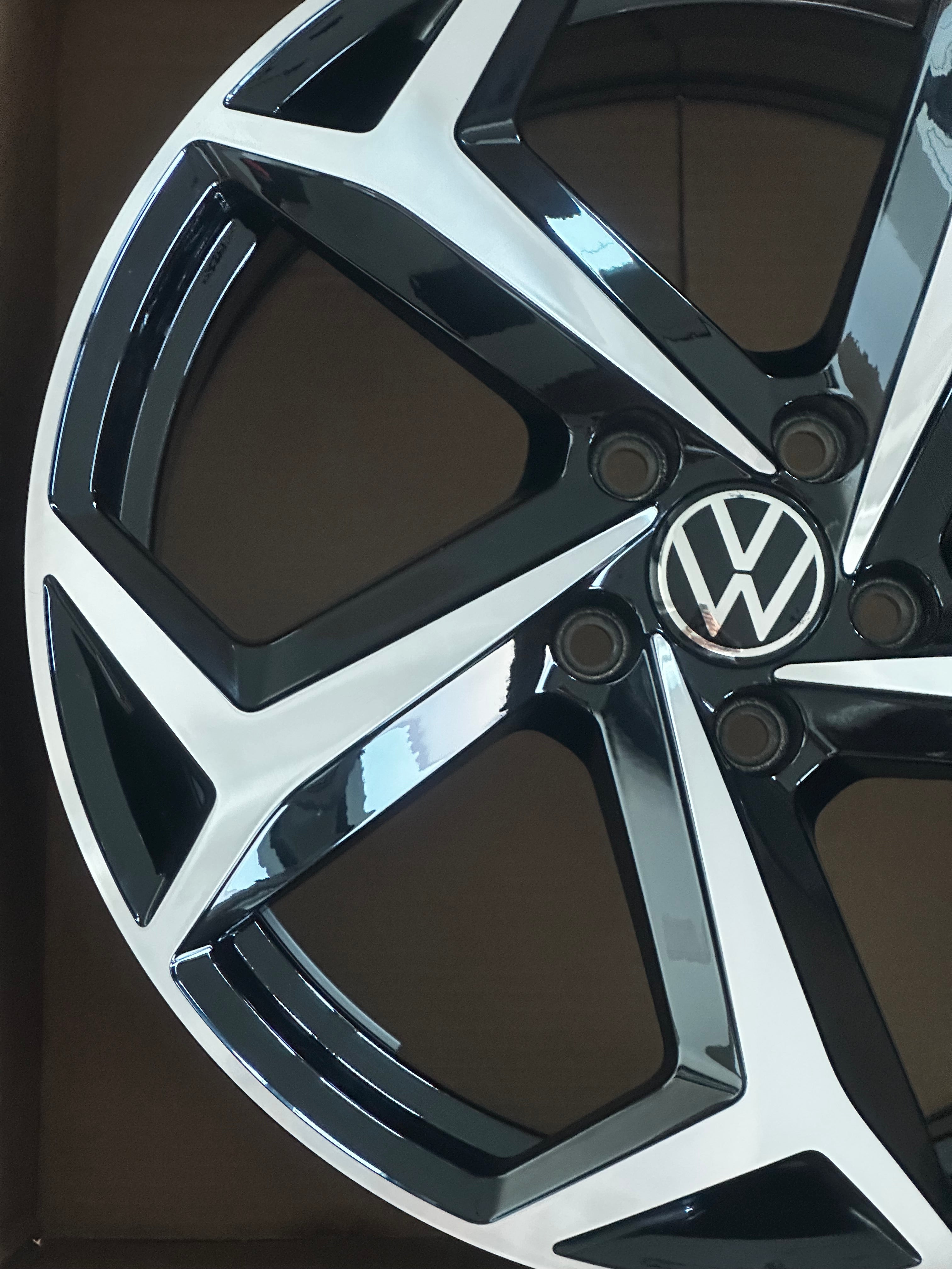 1X VW Passat B8 Bonneville Felge 18 Zoll 3G0601025BG 8Jx18 ET44 Original