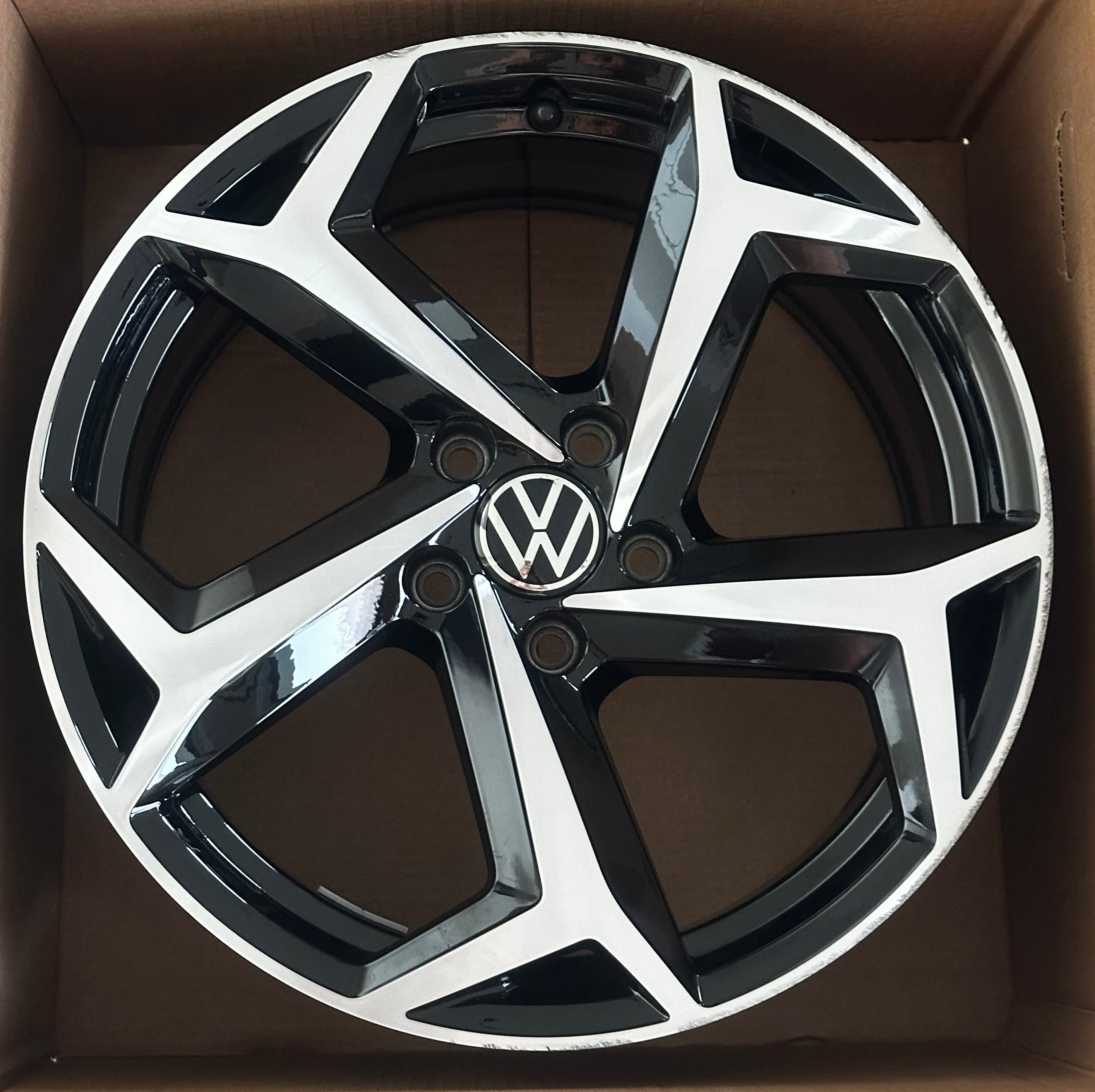 3G0601025BG VW Passat B8 Felge 18 Zoll Bonneville 8Jx18 ET44 Original