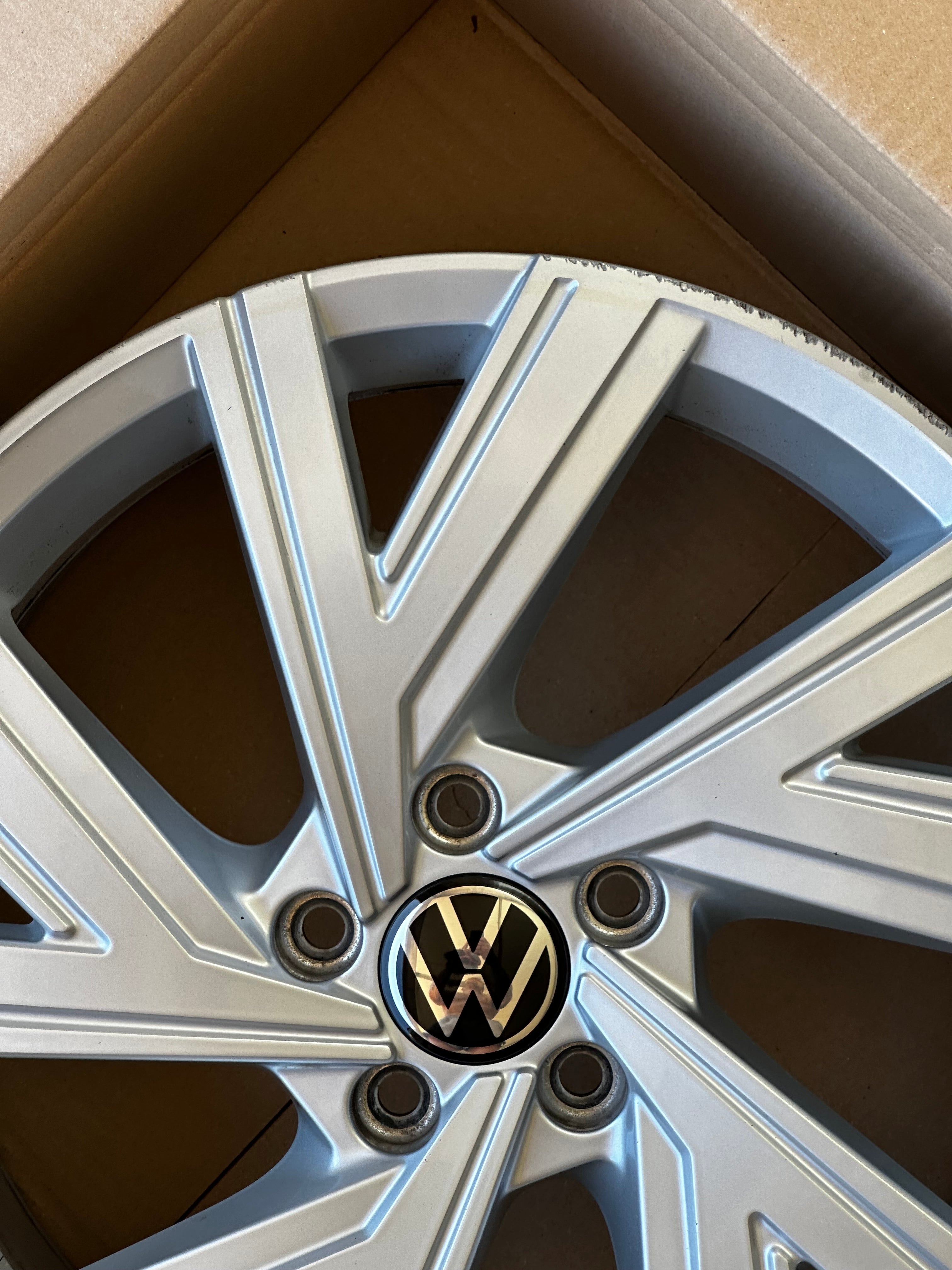 Original VW Alufelge Bergamo 5H0601025AB / M Felge 7,5Jx18 ET51