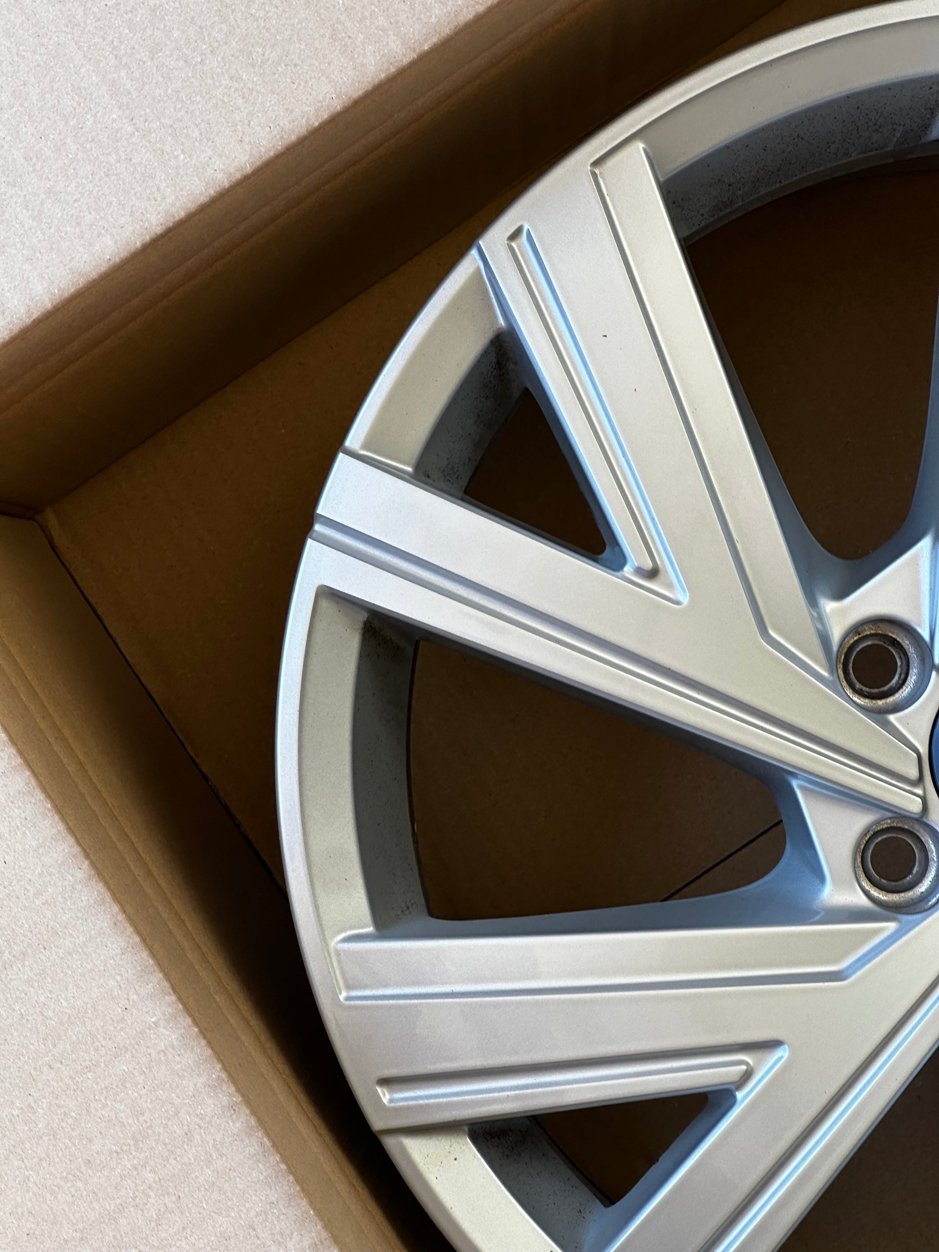 Original VW Alufelge Bergamo 5H0601025AB / M Felge 7,5Jx18 ET51