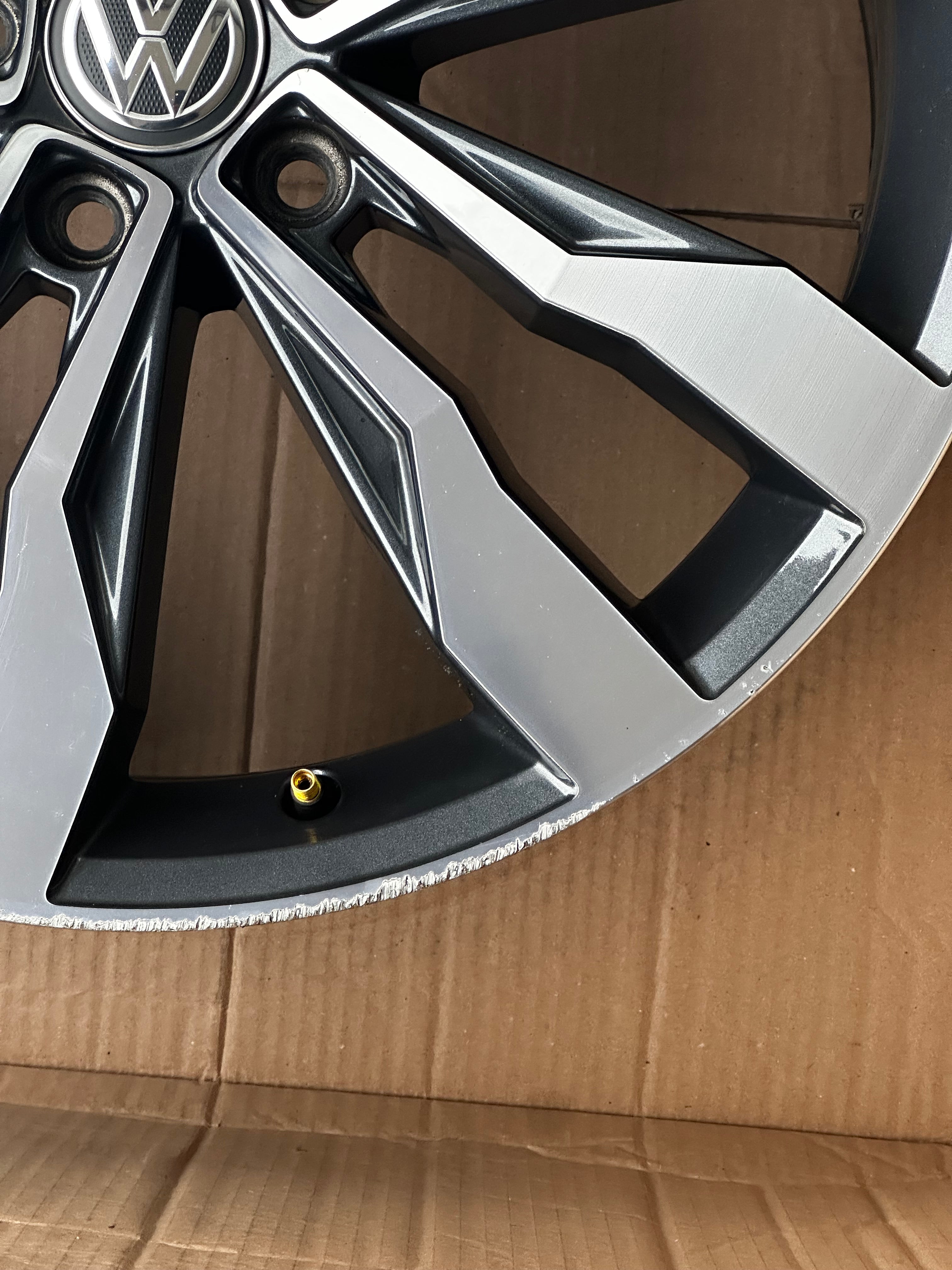 2GA601025F 19 ZOLL Original Suzuka Wheel VW TRoc 8Jx19 ET47