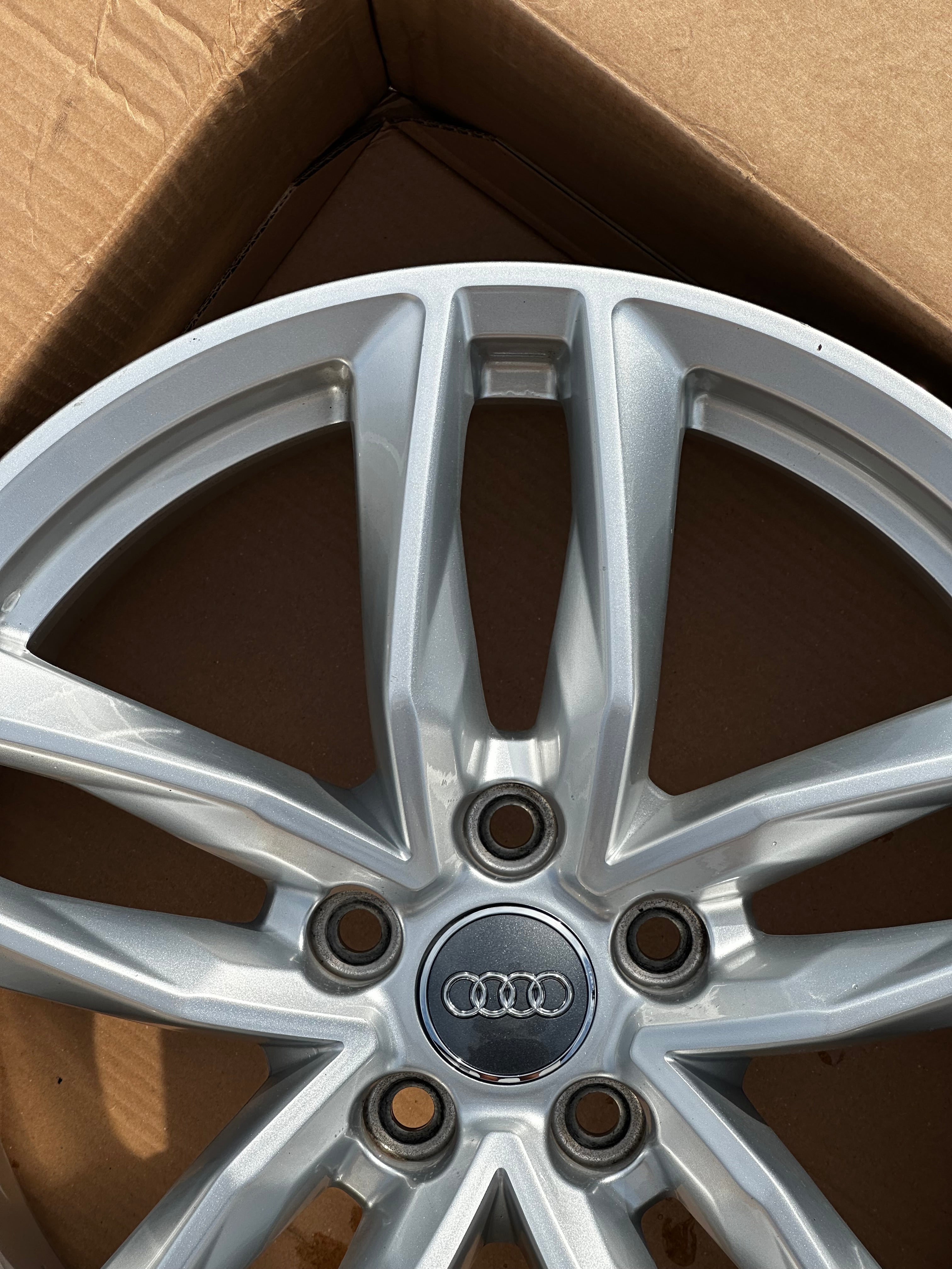 Original Audi A4 B9 Alufelge 8W0601025EB – 8Jx18 ET40