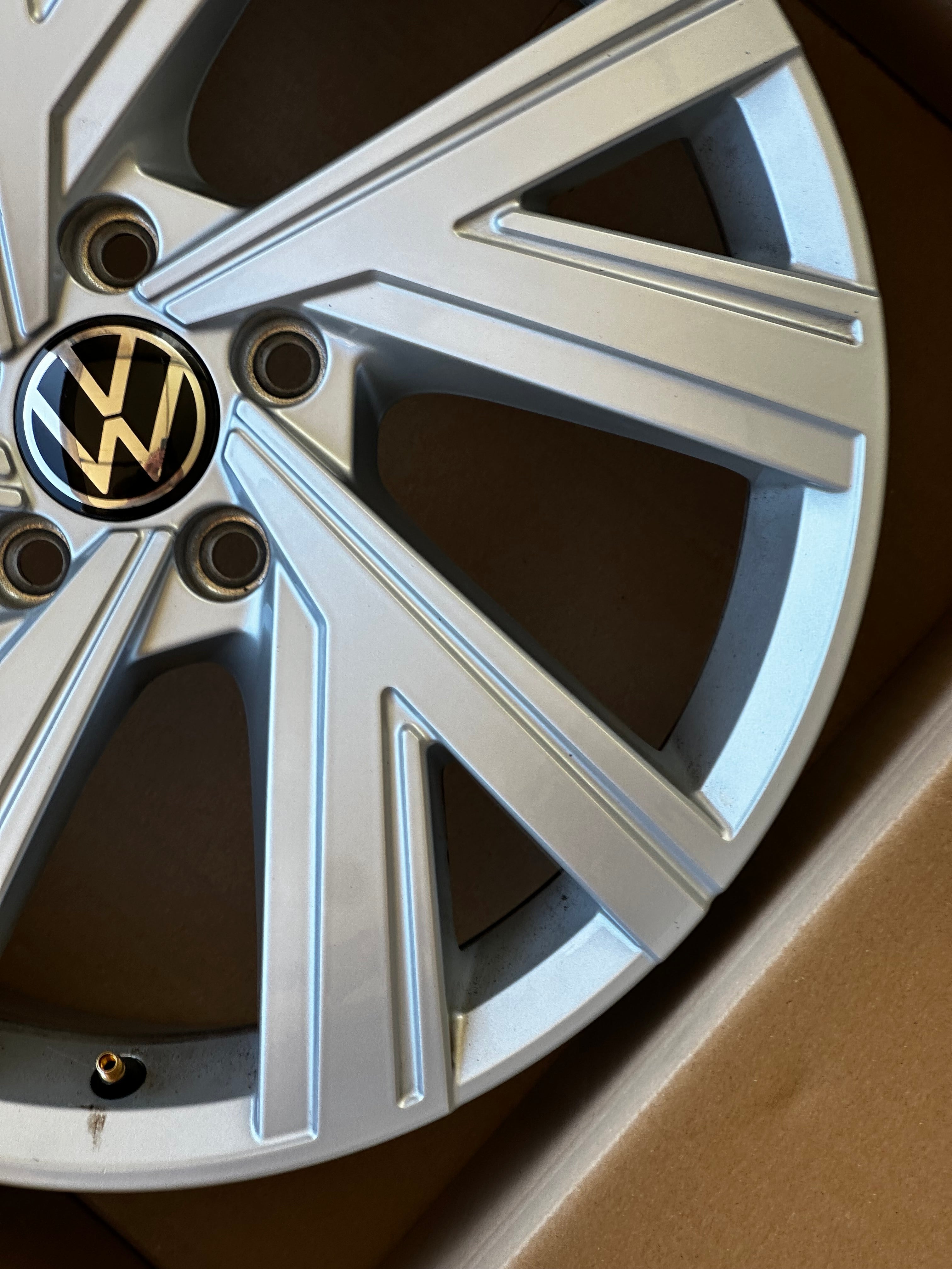 Original VW Alufelge Bergamo 5H0601025AB / M Felge 7,5Jx18 ET51