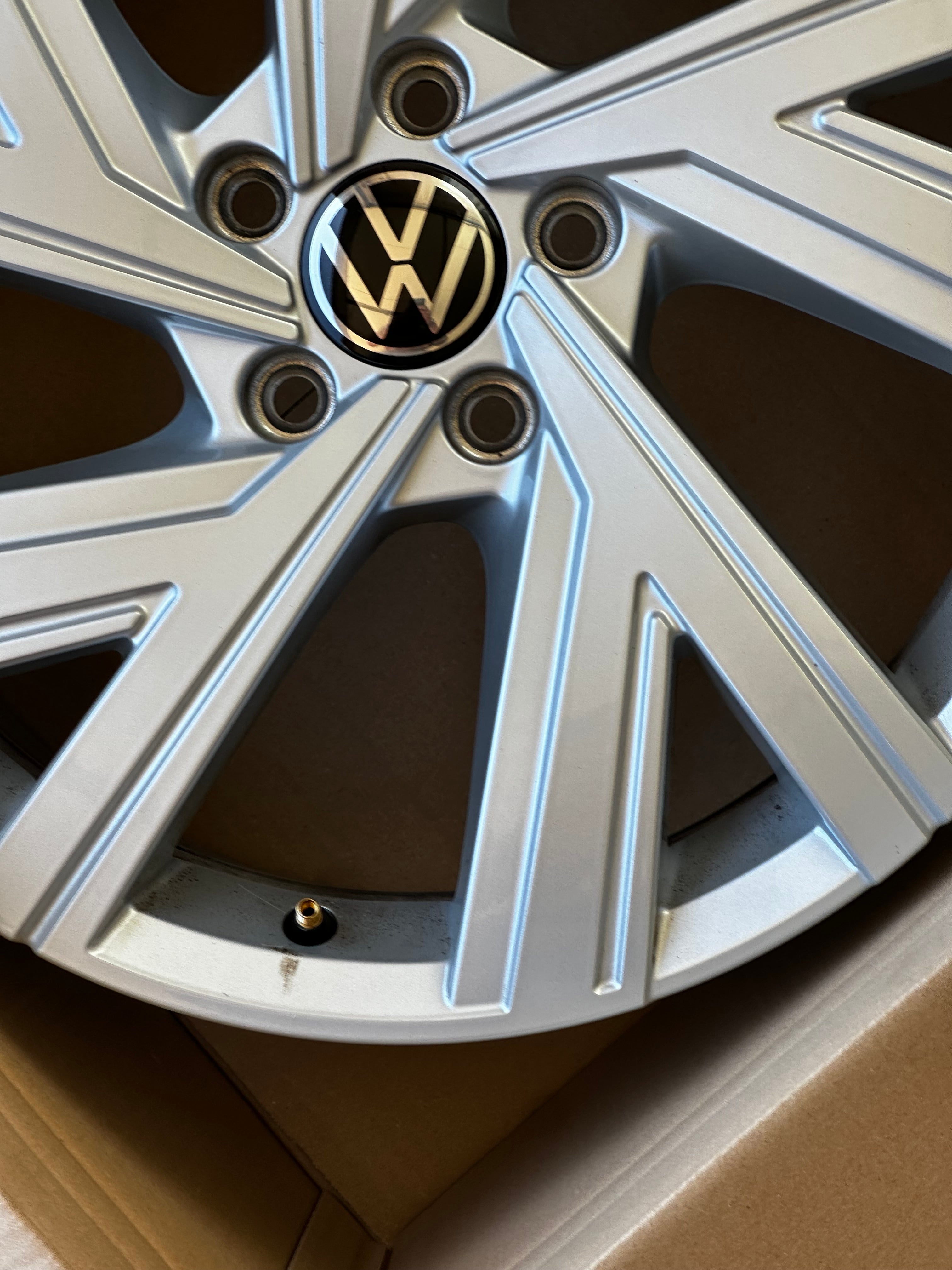 Original VW Alufelge Bergamo 5H0601025AB / M Felge 7,5Jx18 ET51