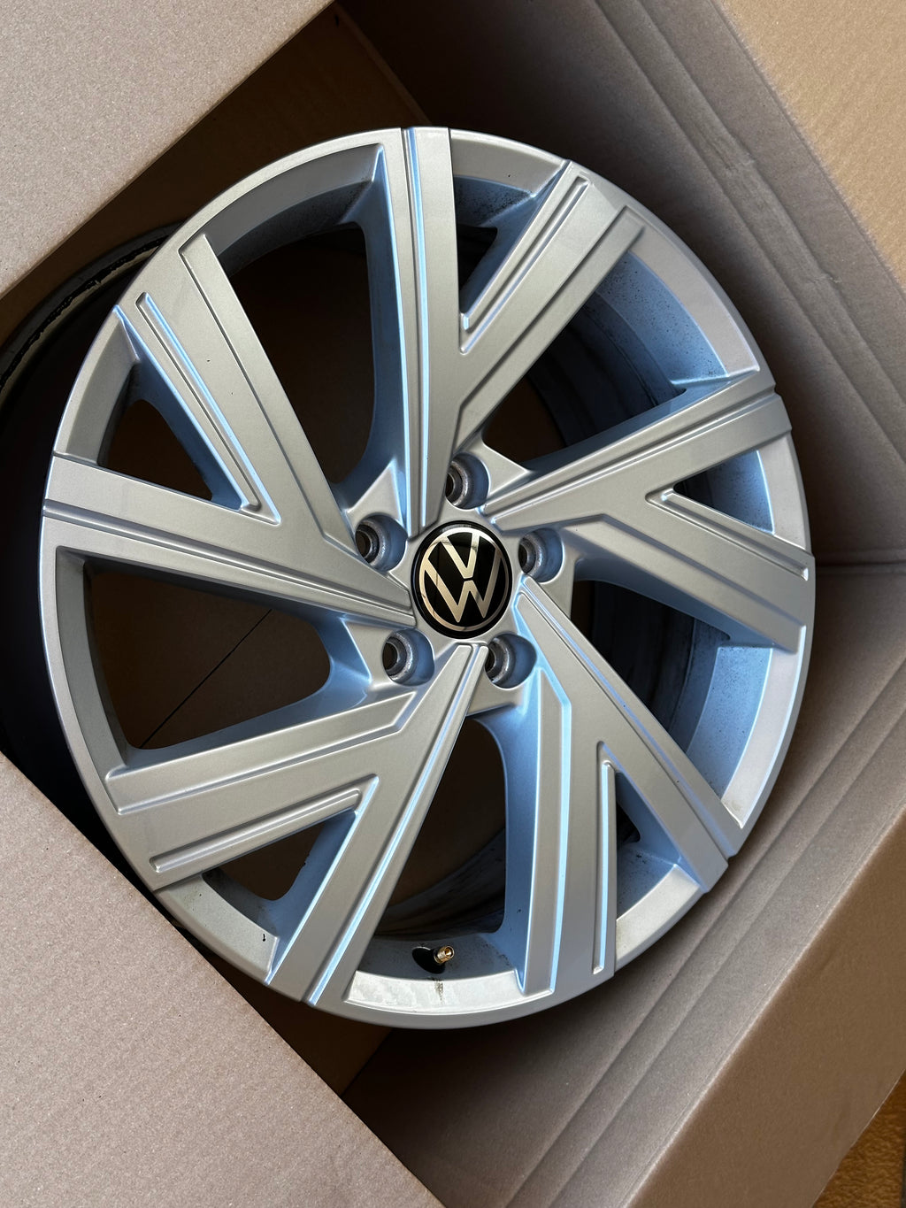 Original VW Alufelge Bergamo 5H0601025AB / M Felge 7,5Jx18 ET51