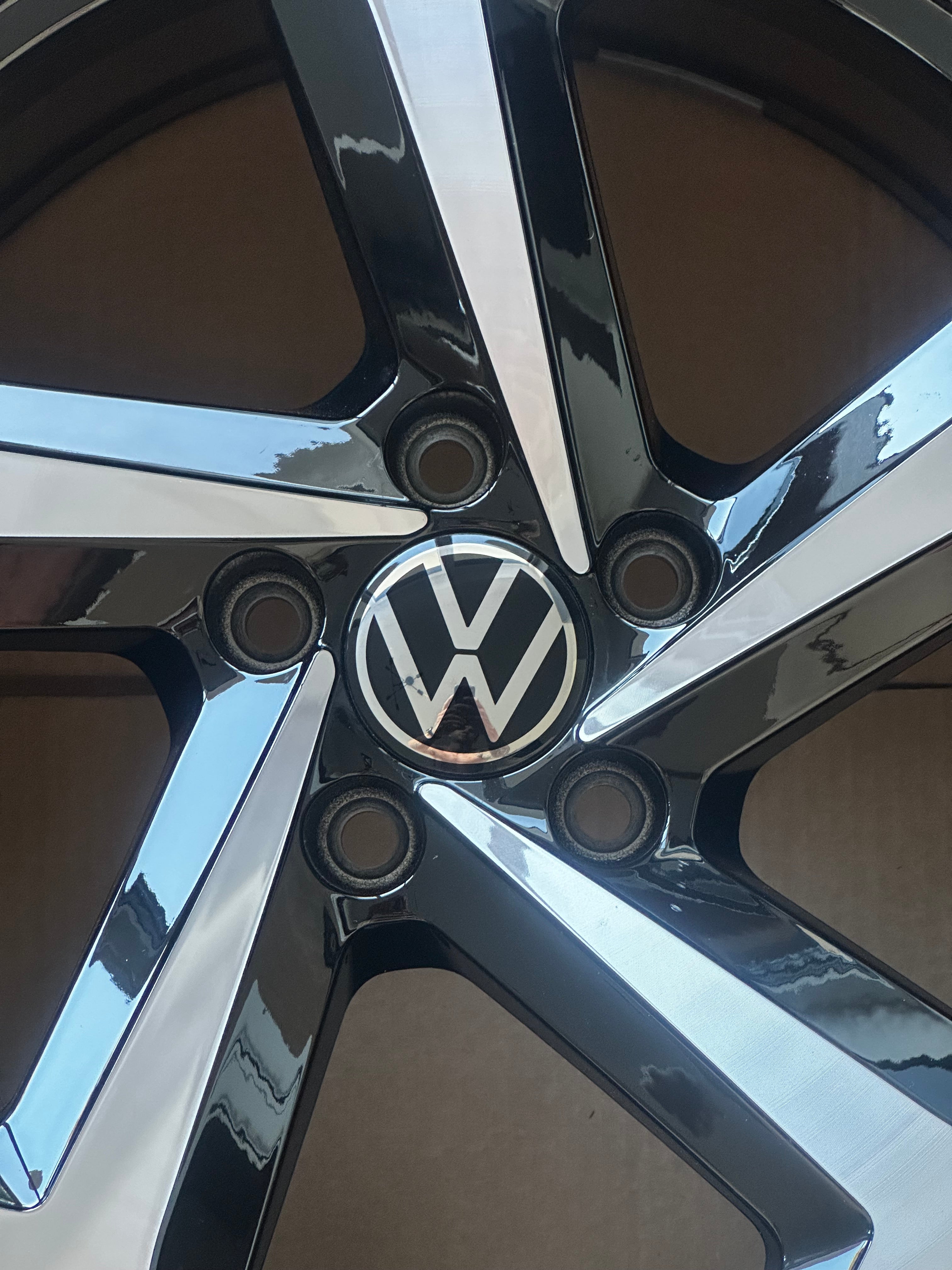 1X VW Passat B8 Bonneville Felge 18 Zoll 3G0601025BG 8Jx18 ET44 Original