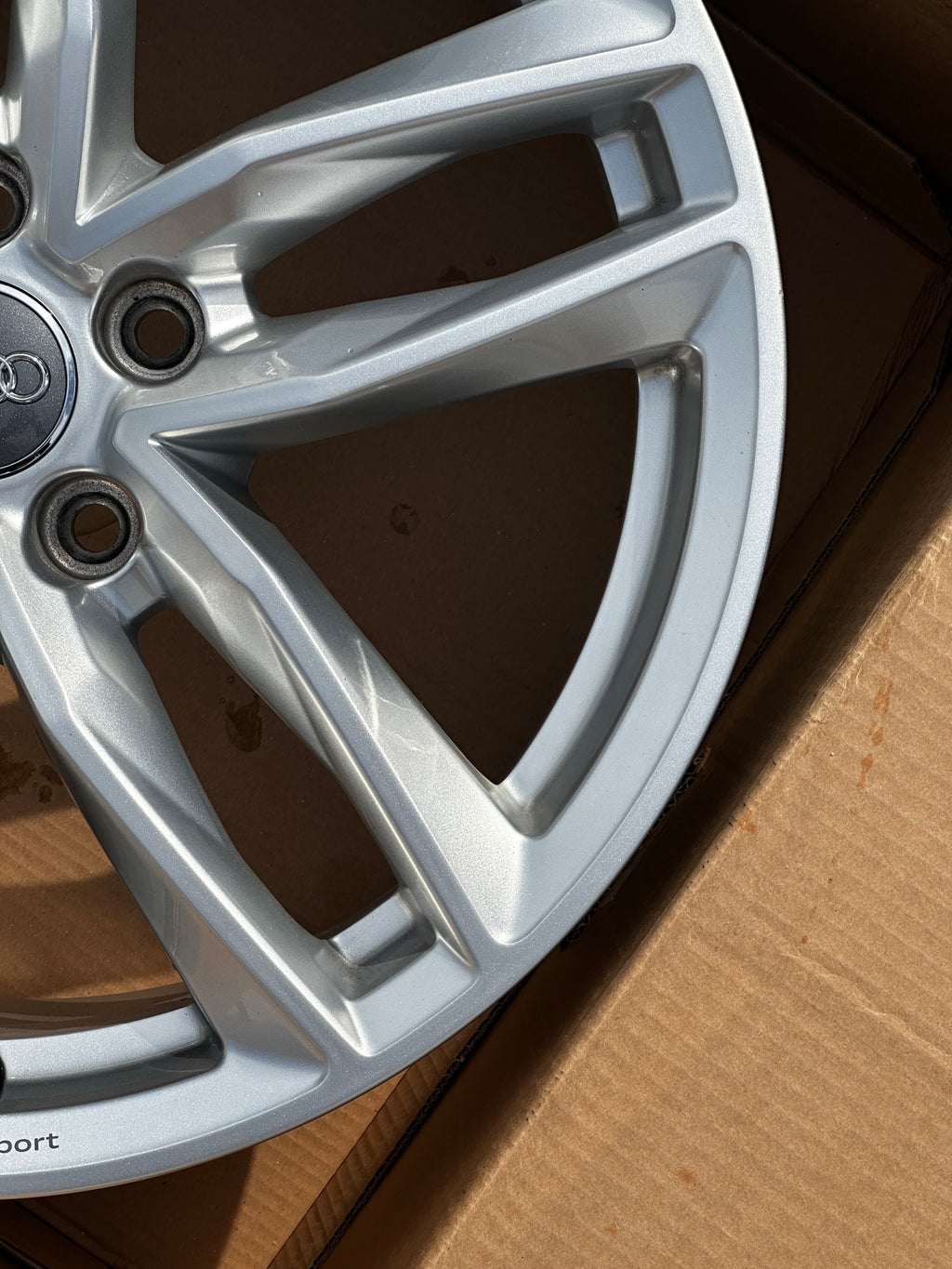 Original Audi A4 B9 Alufelge 8W0601025EB – 8Jx18 ET40