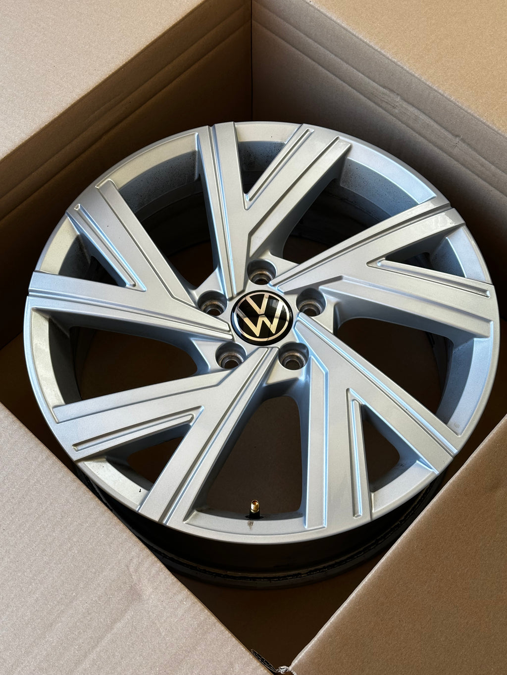 Original VW Alufelge Bergamo 5H0601025AB / M Felge 7,5Jx18 ET51