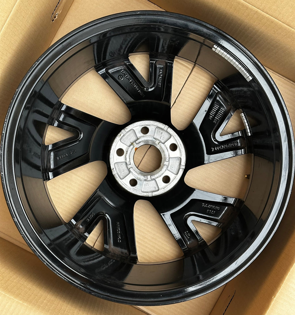 VW Golf VIII GTI R 8 Alufelge Bergamo 7,5Jx18 ET51 5H0601025M AB AE