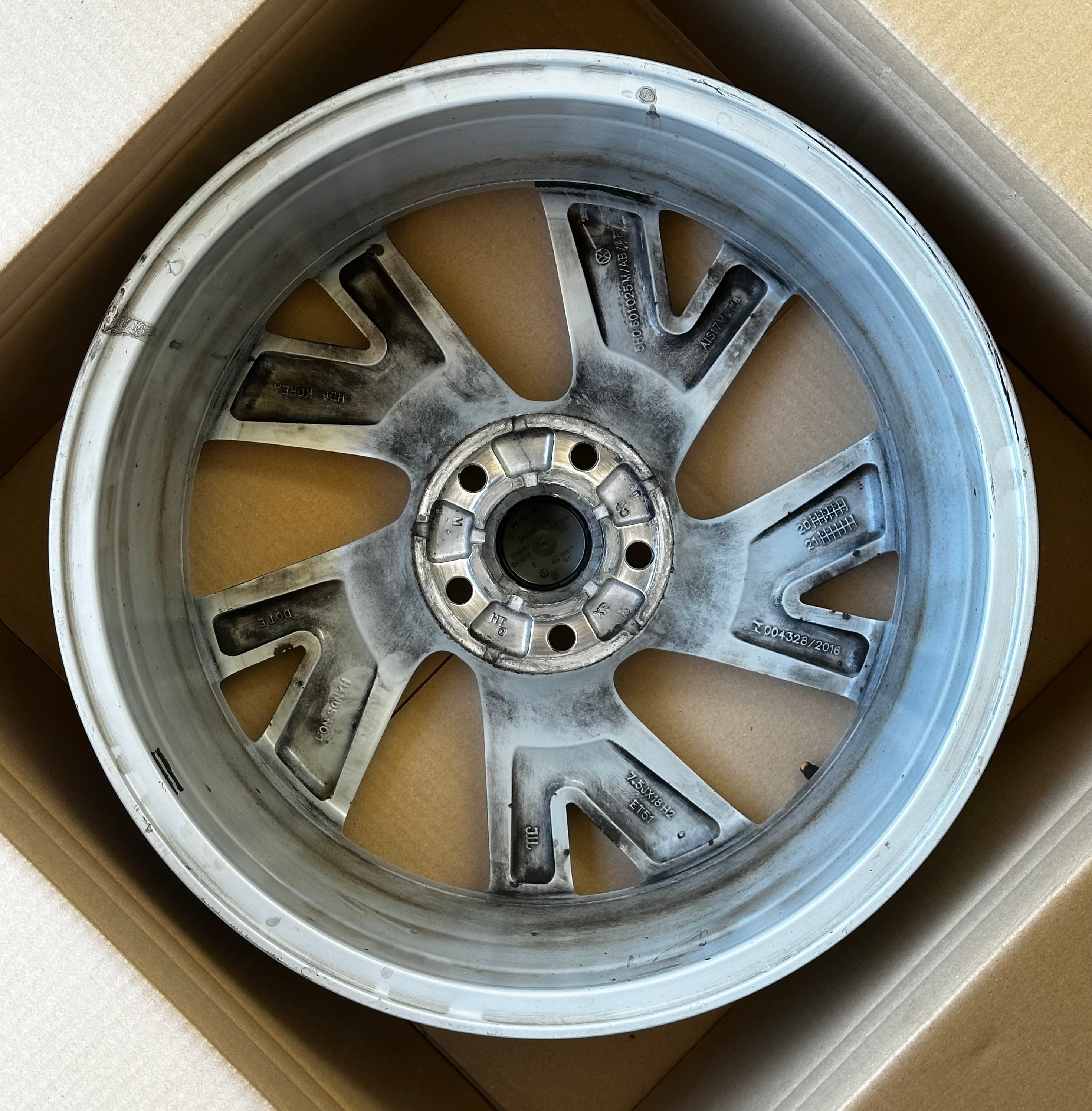 Original VW Alufelge Bergamo 5H0601025AB / M Felge 7,5Jx18 ET51