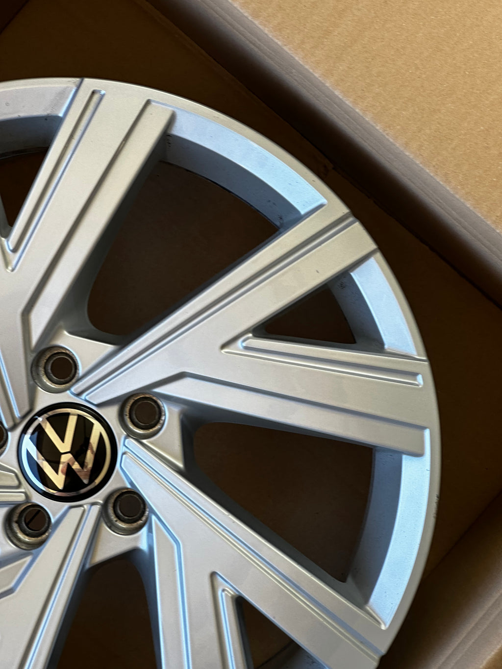 1X Original 5H0601025AB / M VW Alufelge Bergamo Felge 7,5Jx18 ET51
