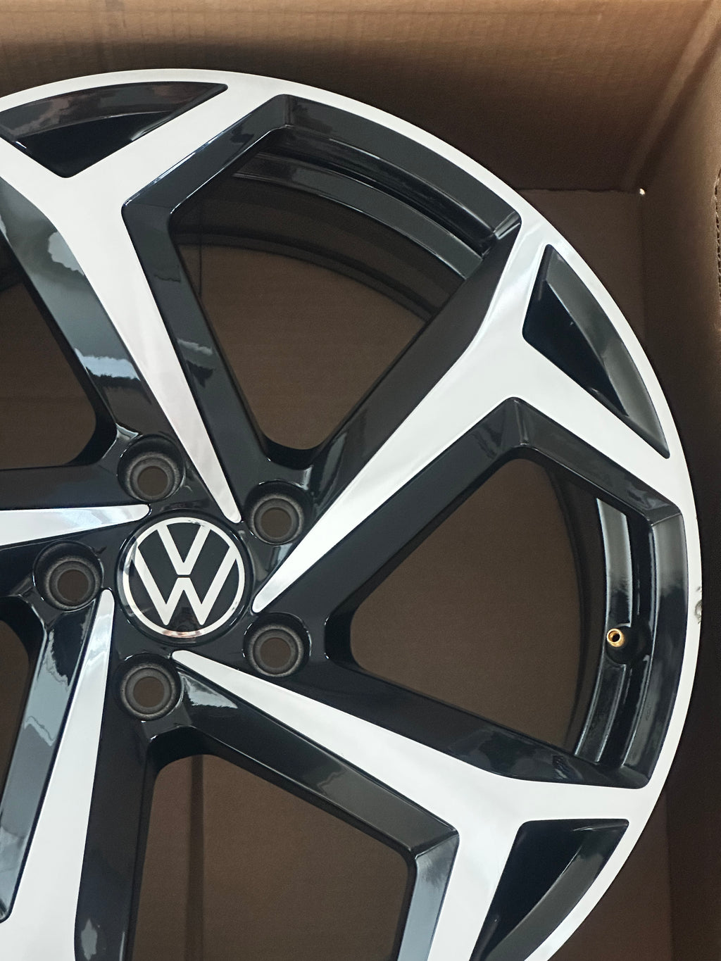 1X VW Passat B8 Bonneville Felge 18 Zoll 3G0601025BG 8Jx18 ET44 Original