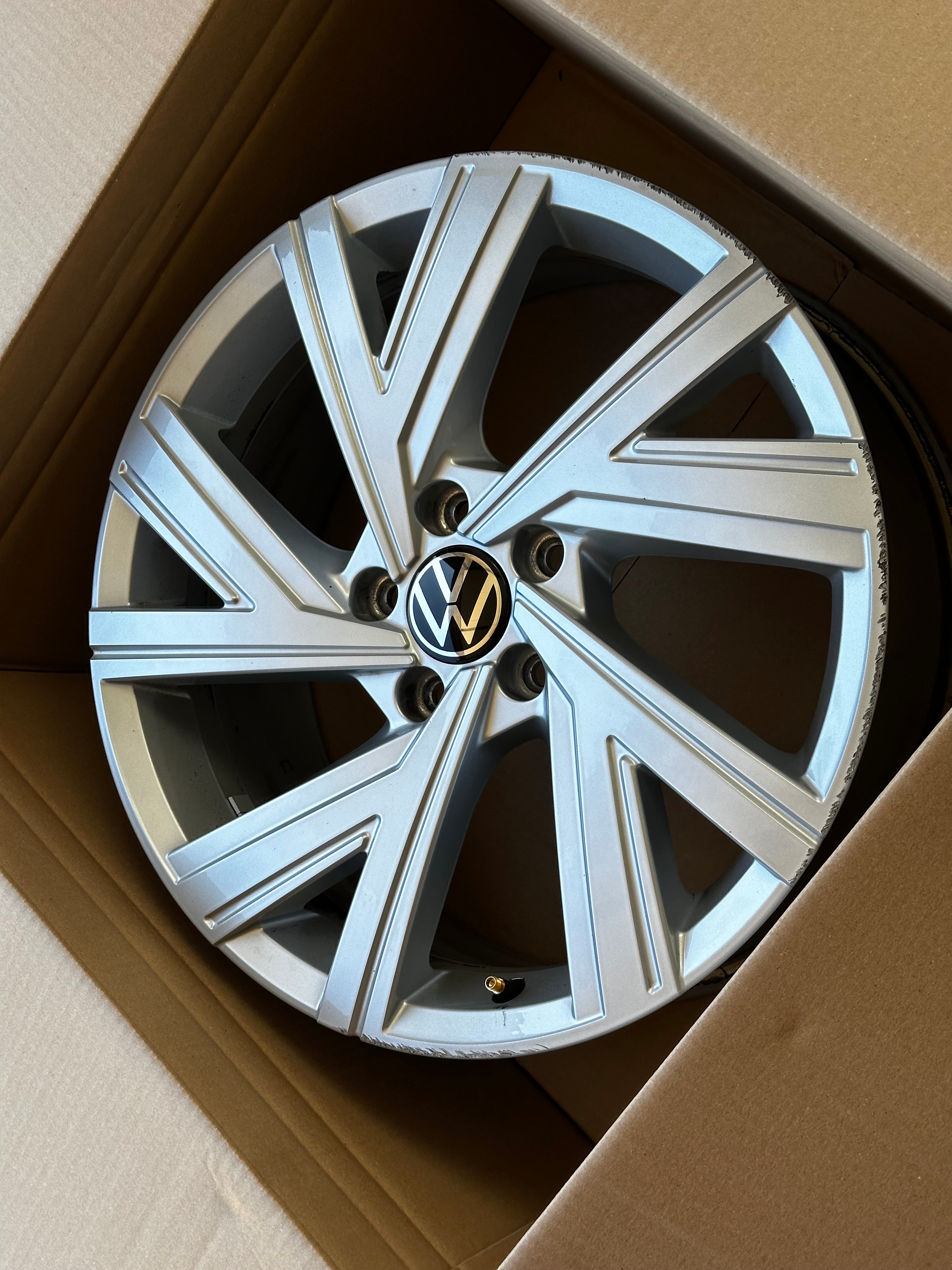 Original VW Alufelge Bergamo 5H0601025AB / M Felge 7,5Jx18 ET51