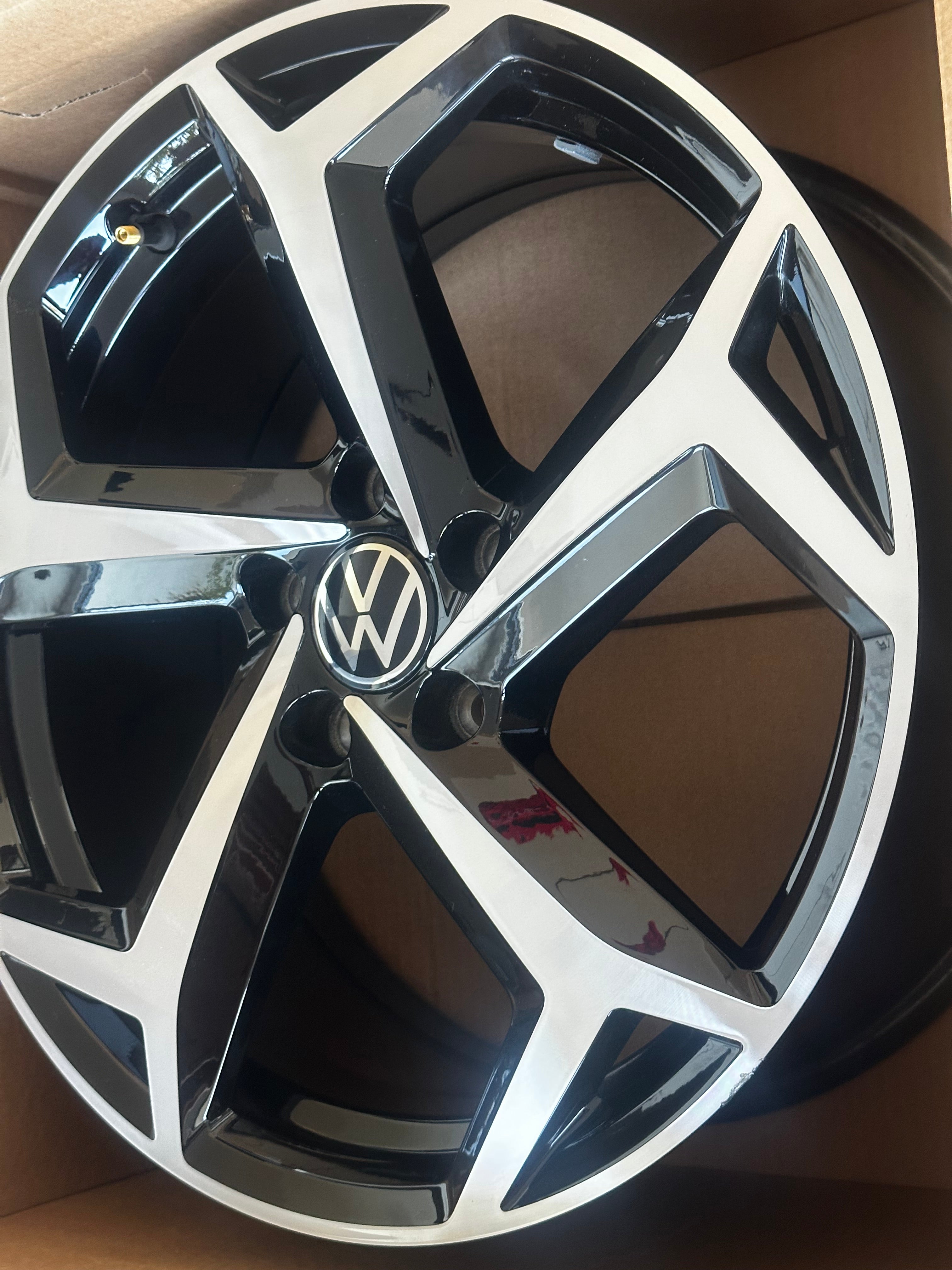 1X VW Passat B8 Bonneville Felge 18 Zoll 3G0601025BG 8Jx18 ET44 Original