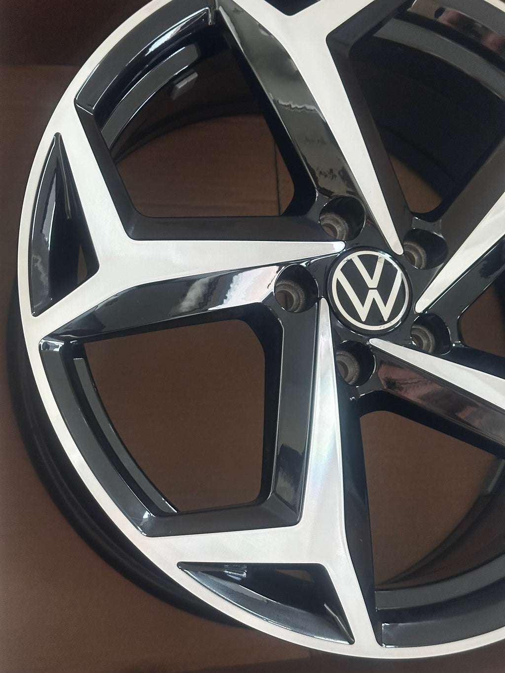 1X VW Passat B8 Bonneville Felge 18 Zoll 3G0601025BG 8Jx18 ET44 Original