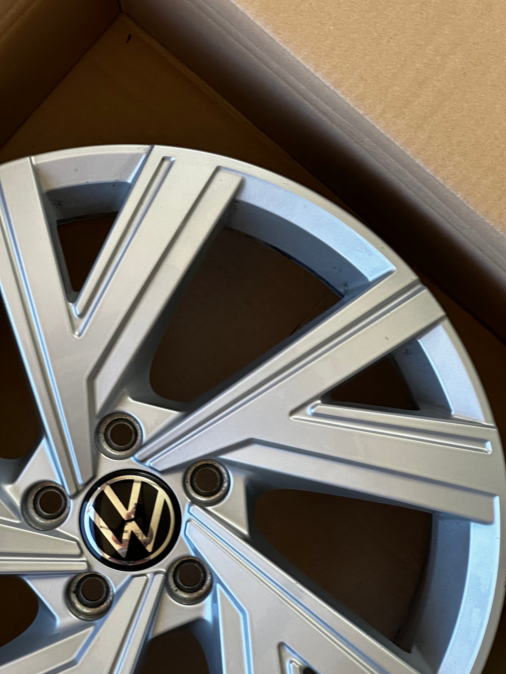 1X Original 5H0601025AB / M VW Alufelge Bergamo Felge 7,5Jx18 ET51