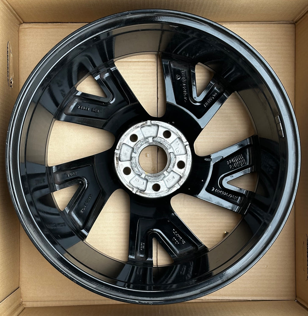 1X VW Golf VIII GTI R 8 Alufelge Bergamo 7,5Jx18 ET51 5H0601025M AB AE