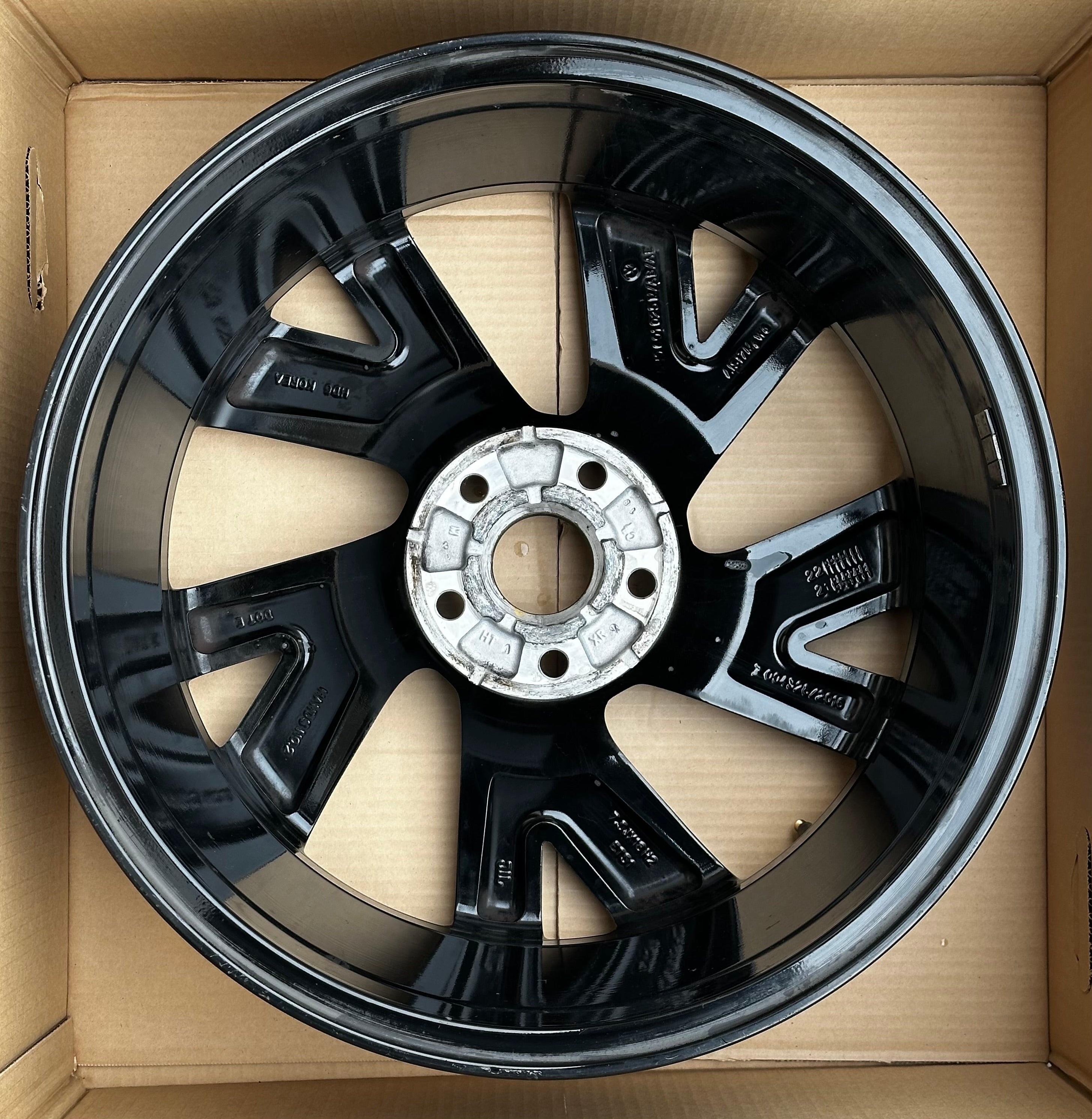 1X VW Golf VIII GTI R 8 Alufelge Bergamo 7,5Jx18 ET51 5H0601025M AB AE