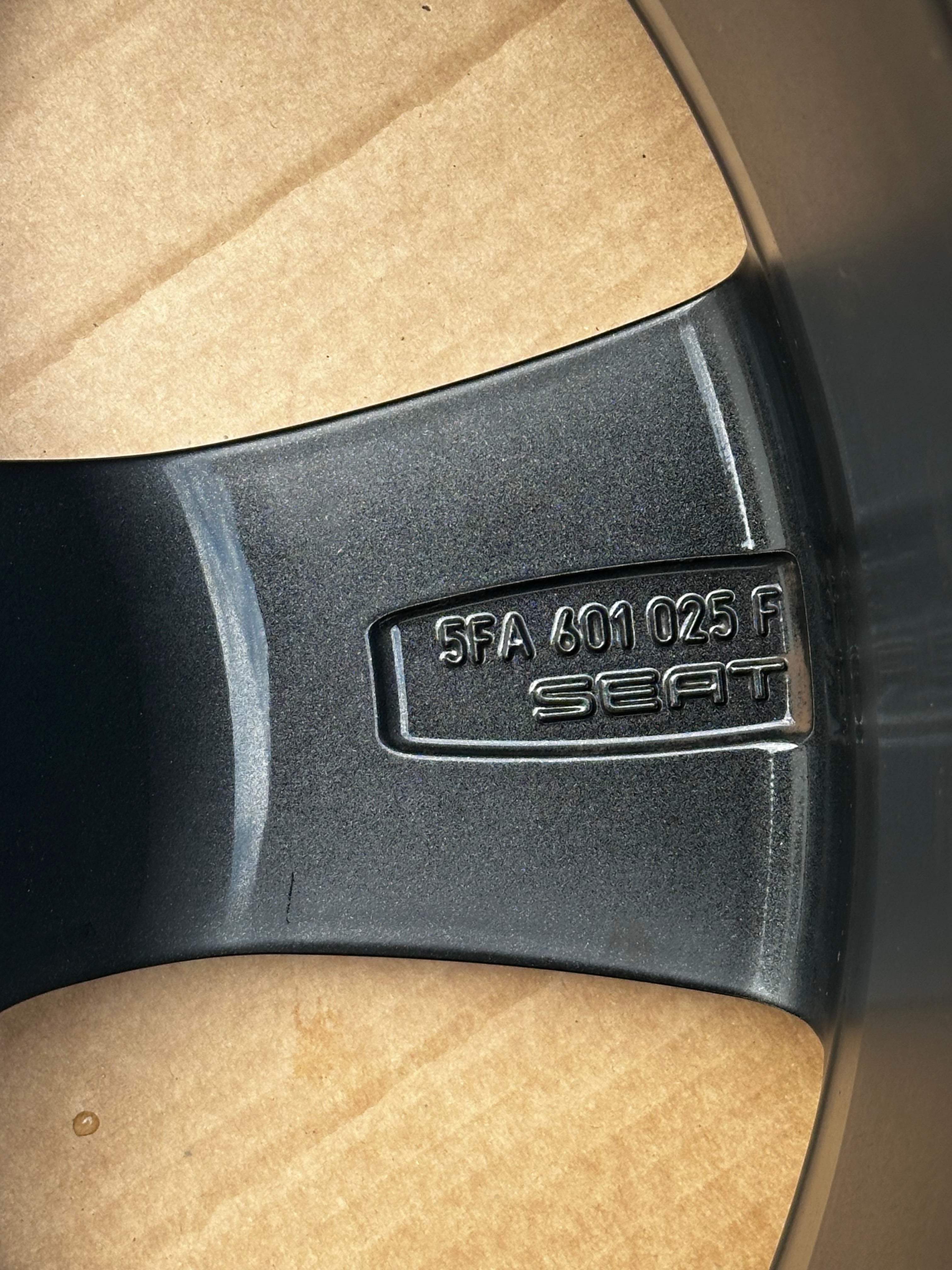 5FA601025F Original Seat Leon Cupra 5FA 19 Zoll 8Jx19 ET49 Alufelge