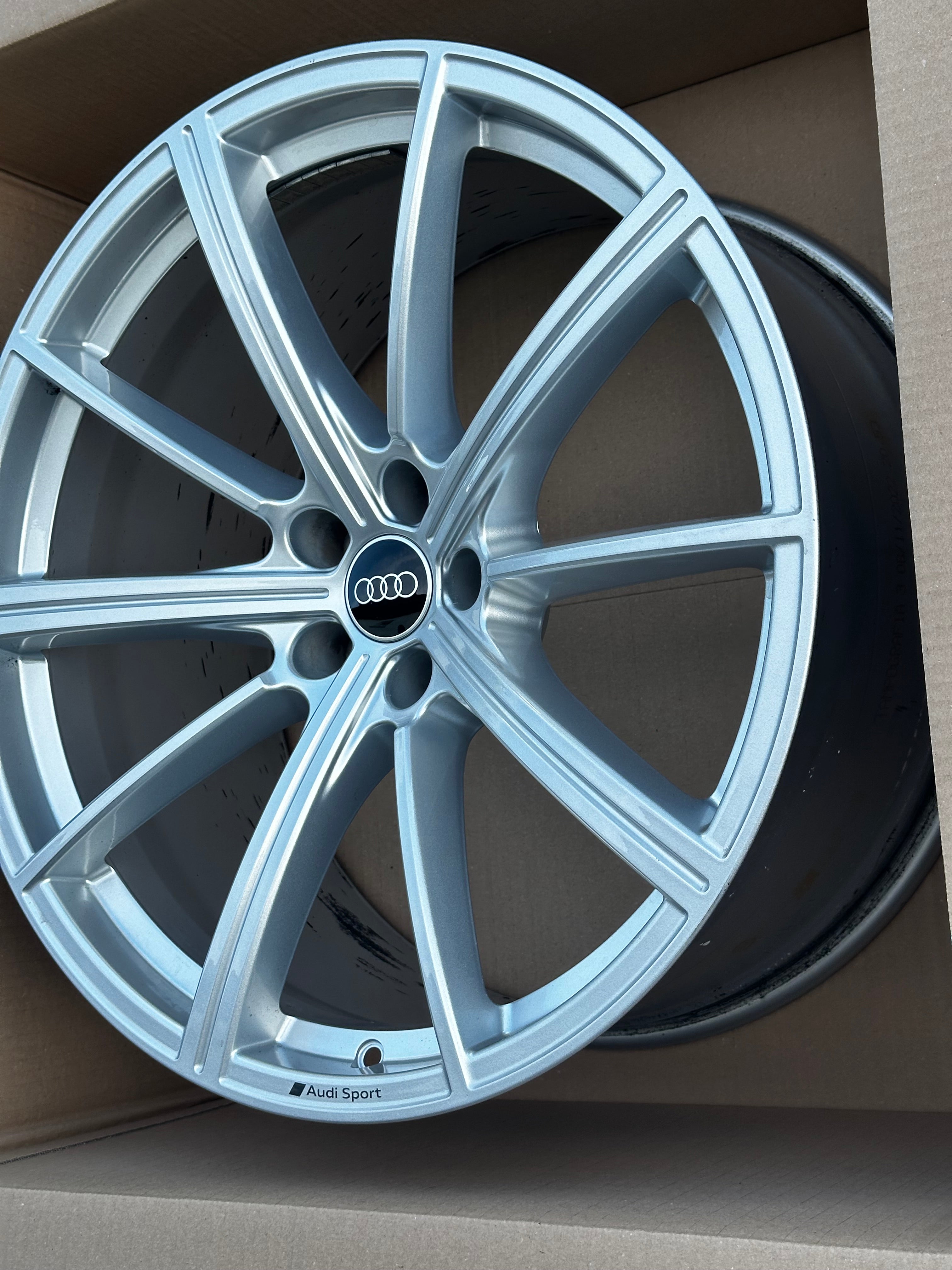 Audi RS6 RS7 C8 Original Felge 21 Zoll 4K0601025N 10,5J ET19