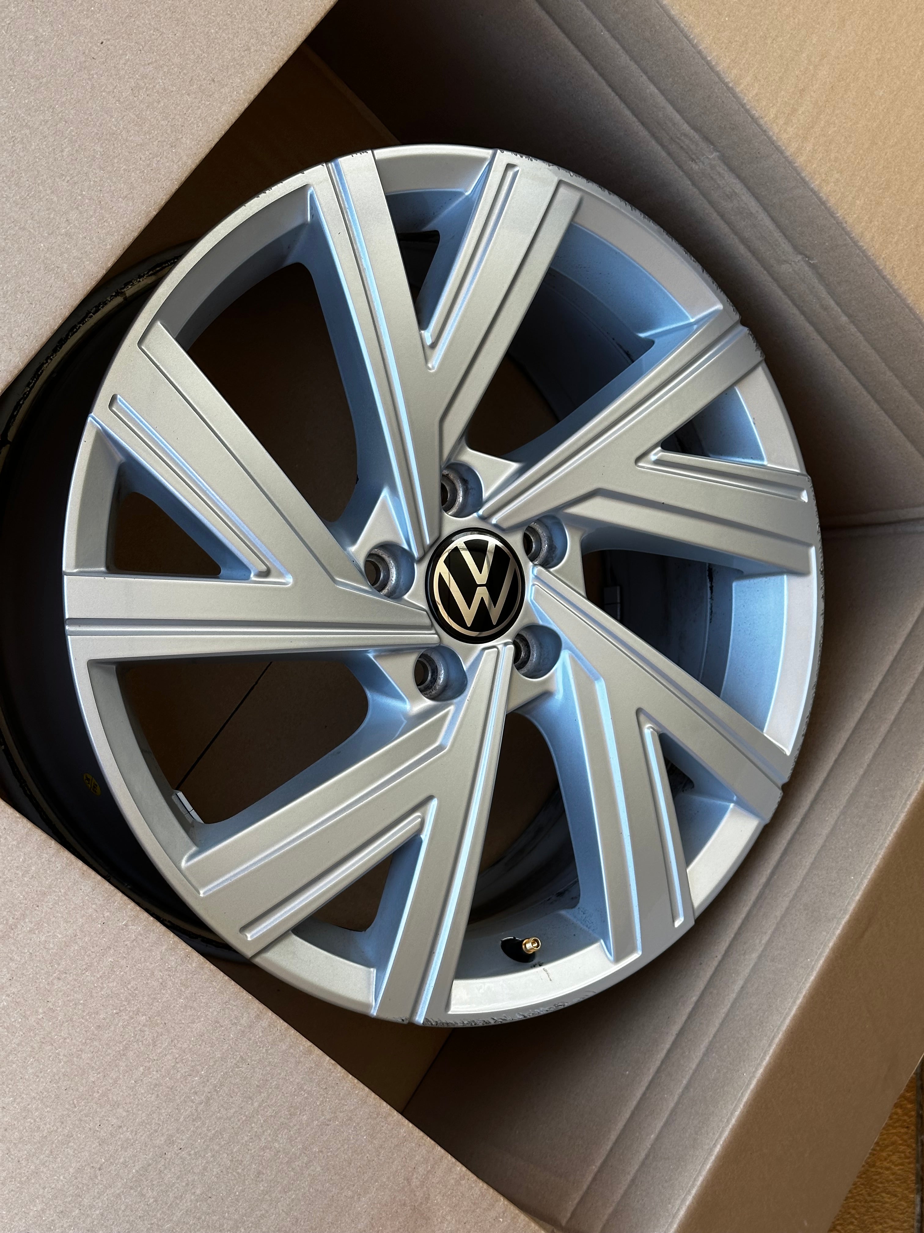 Original VW Alufelge Bergamo 5H0601025AB / M Felge 7,5Jx18 ET51