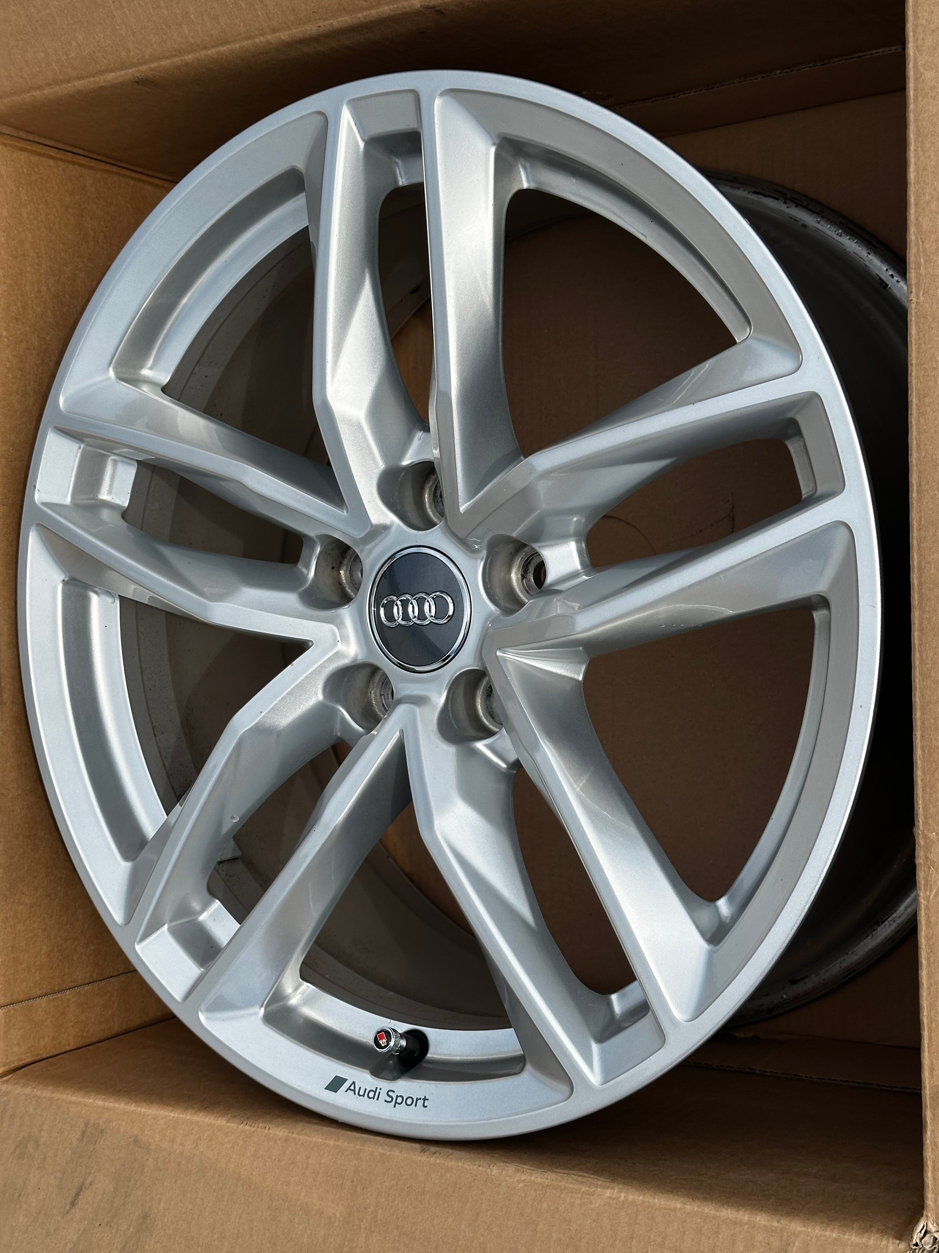 8W0601025EB Audi A4 B9 Alufelge 18 Zoll 8.0" 5x112 40ET Silber