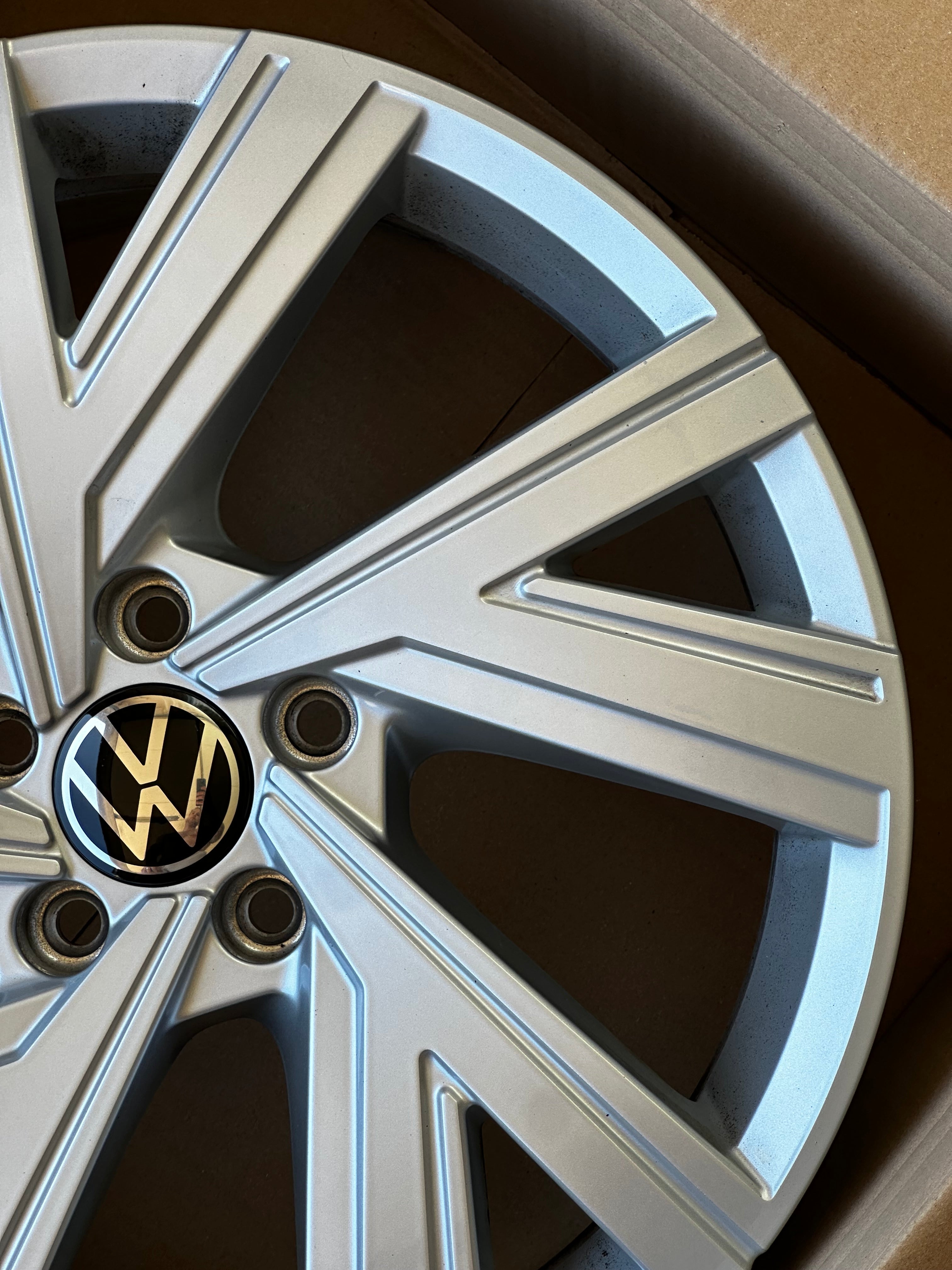 Original VW Alufelge Bergamo 5H0601025AB / M Felge 7,5Jx18 ET51
