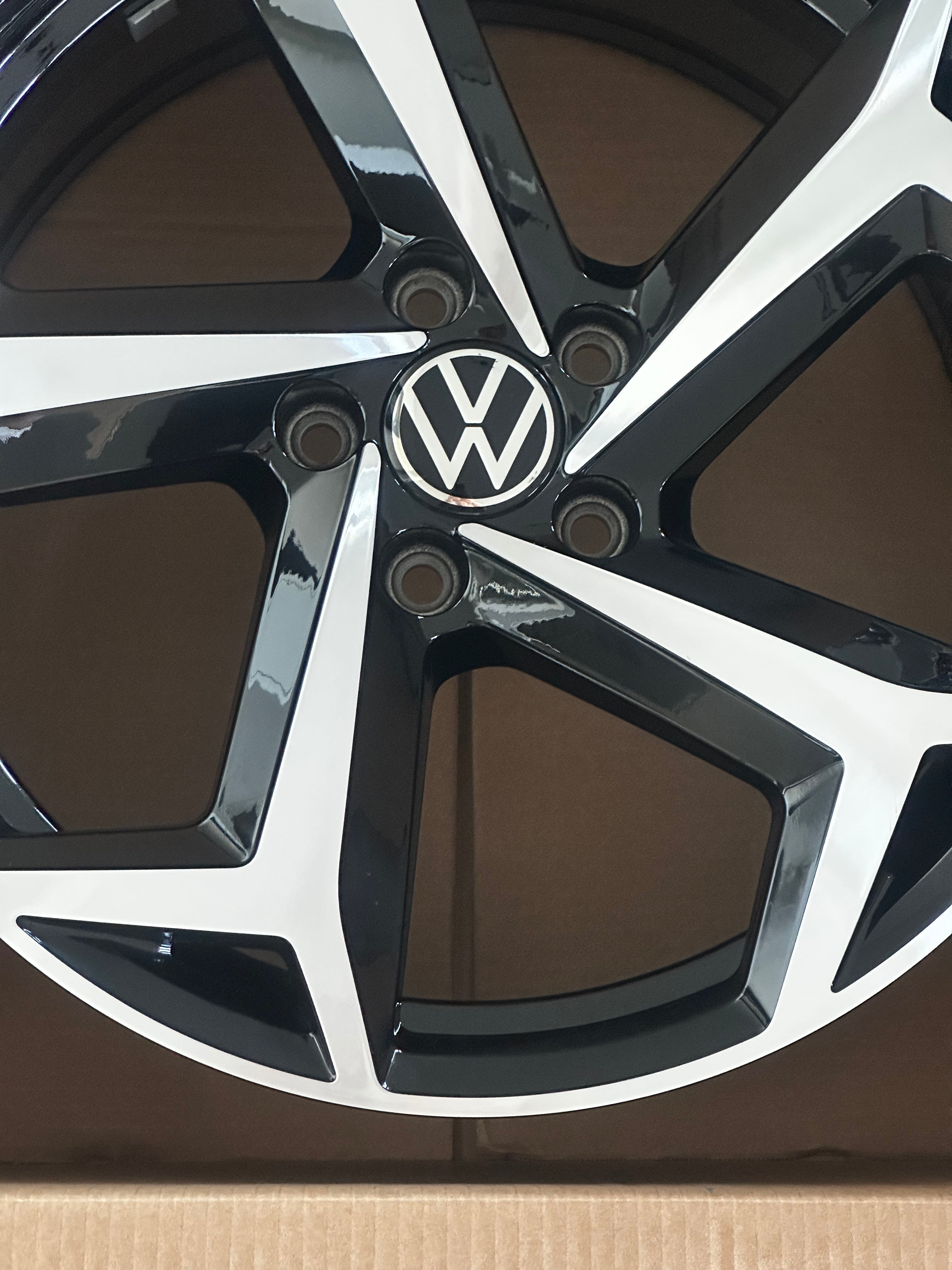 1X VW Passat B8 Bonneville Felge 18 Zoll 3G0601025BG 8Jx18 ET44 Original