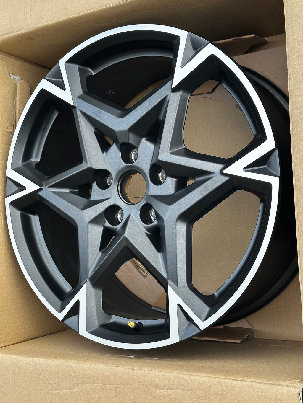 Original Seat Leon Cupra VZ 19 Zoll Alufelge 8Jx19 ET49 5FA601025AE Neuwertig