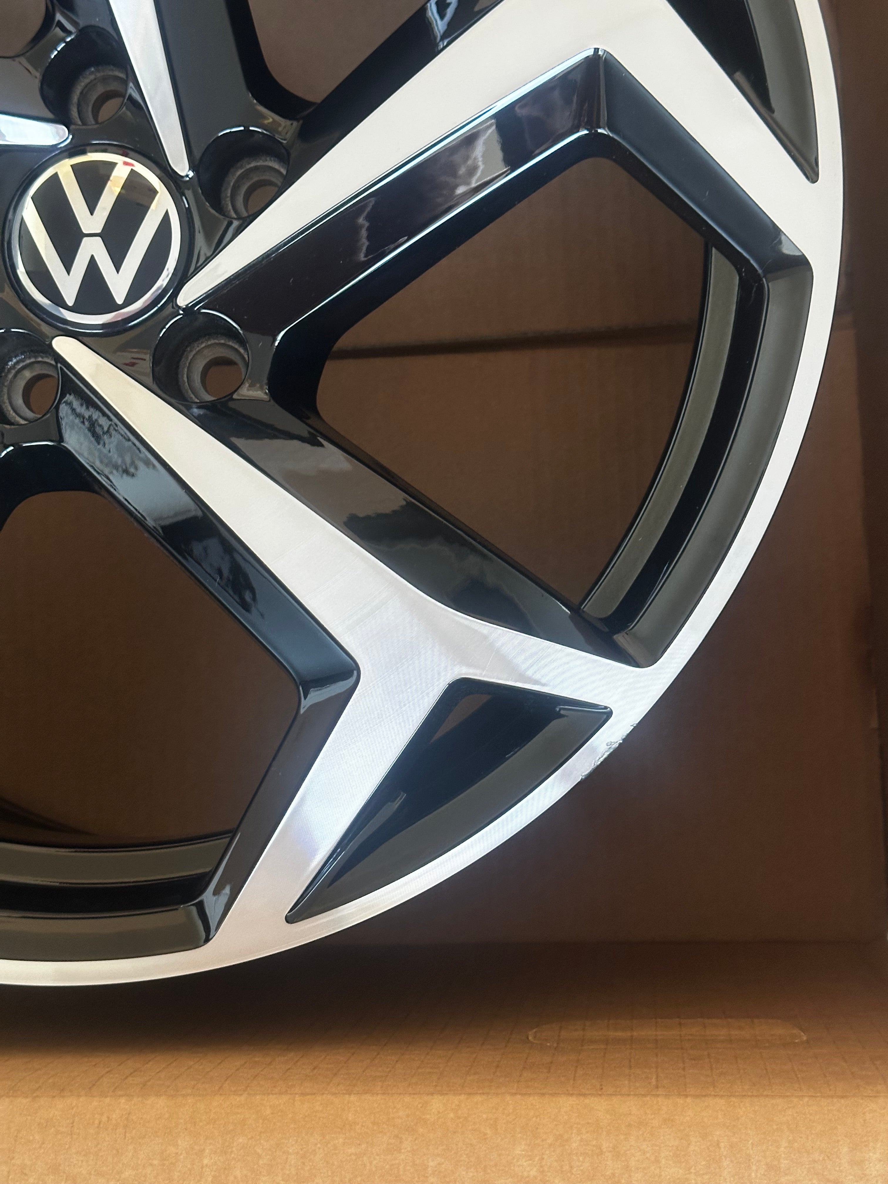 1X VW Passat B8 Bonneville Felge 18 Zoll 3G0601025BG 8Jx18 ET44 Original