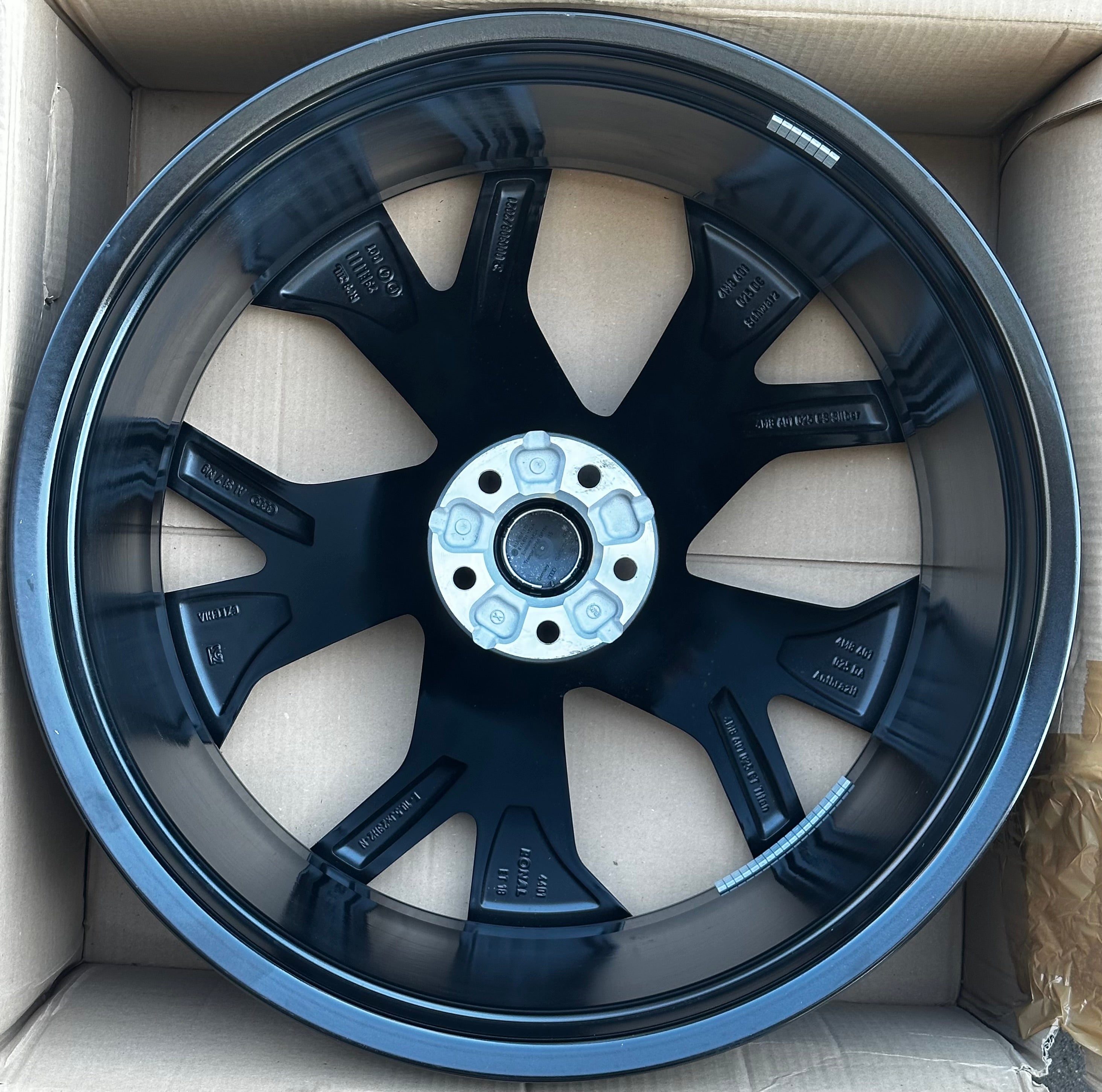 4M8601025DC ORIGINAL 23 Zoll Audi Q8 RSQ8 10,5 23Zoll Alufelge