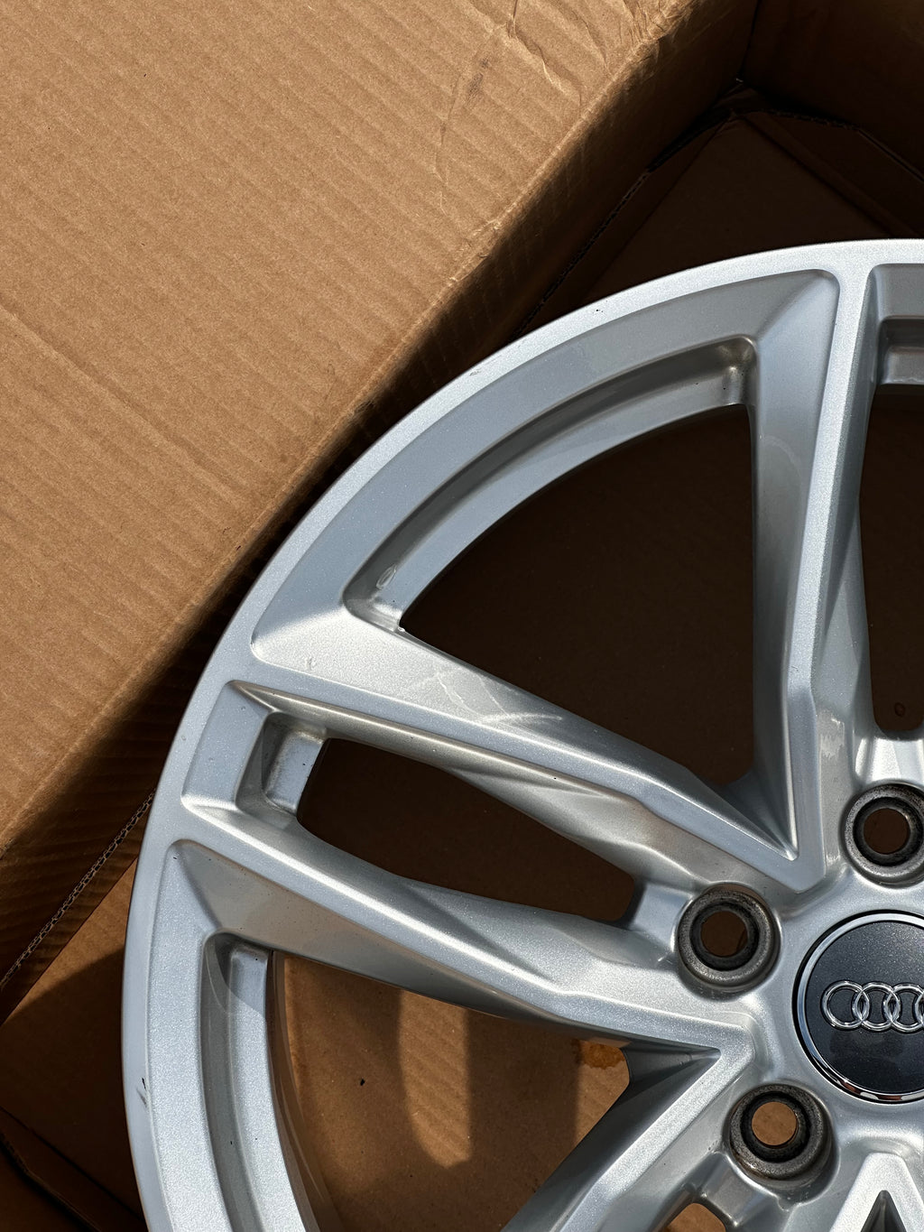 Original Audi A4 B9 Alufelge 8W0601025EB – 8Jx18 ET40