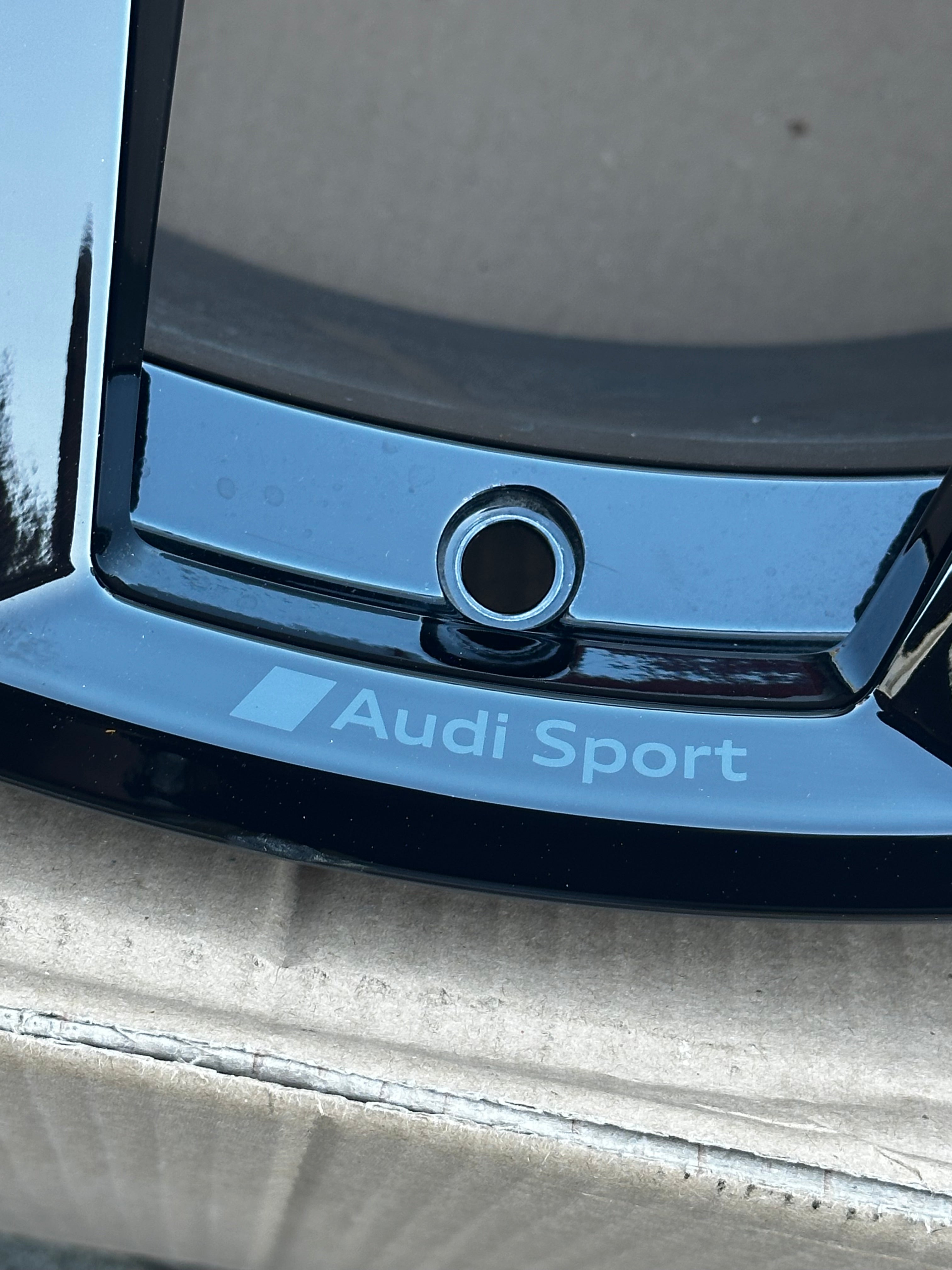 4M8601025DC ORIGINAL 23 Zoll Audi Q8 RSQ8 10,5 23Zoll Alufelge
