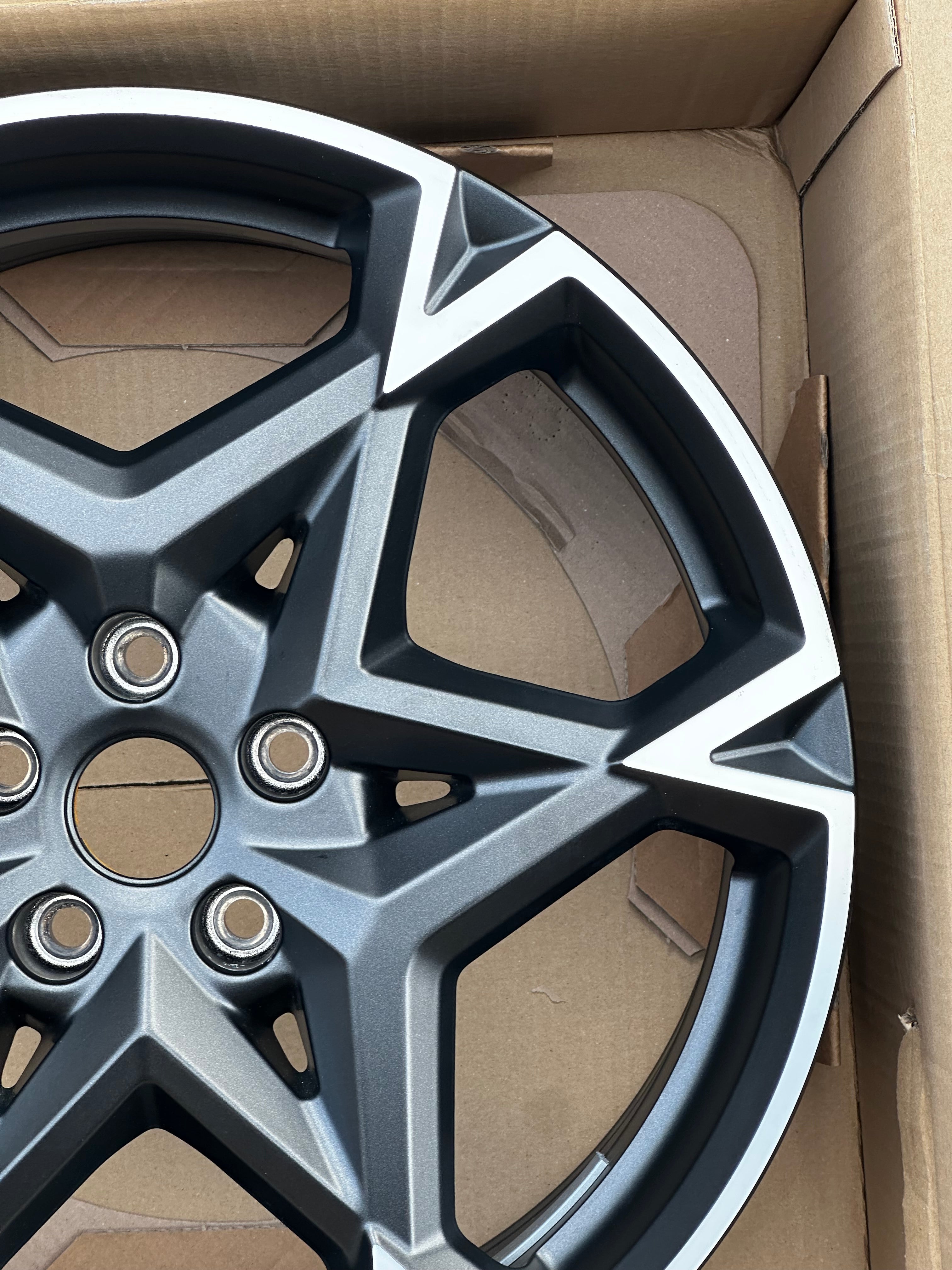 Original Seat Leon Cupra VZ 19 Zoll Alufelge 8Jx19 ET49 5FA601025AE Neuwertig