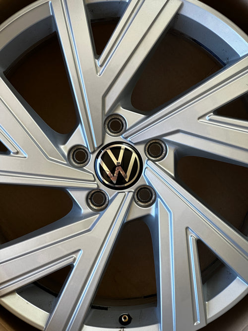 1X Original 5H0601025AB / M VW Alufelge Bergamo Felge 7,5Jx18 ET51