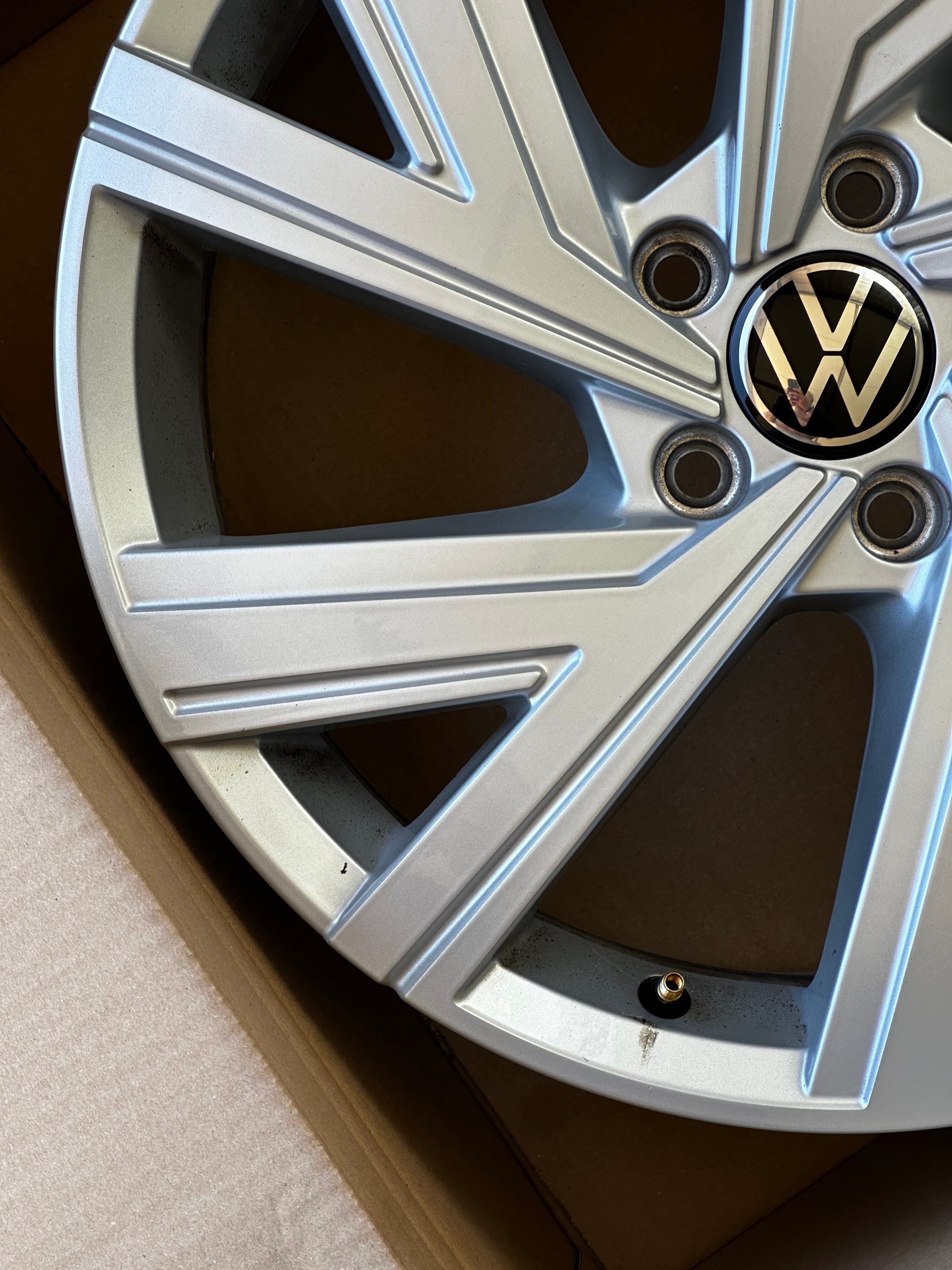 Original VW Alufelge Bergamo 5H0601025AB / M Felge 7,5Jx18 ET51